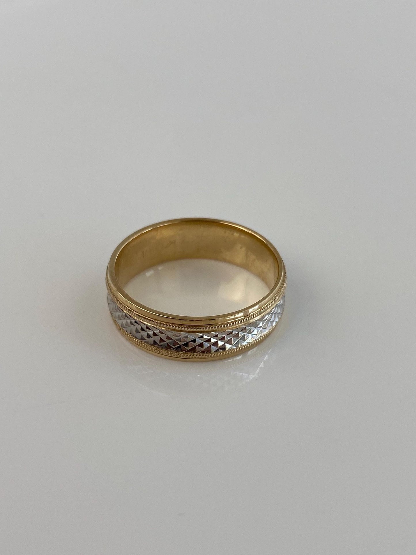 Vintage Solid 10k White & Yellow Gold Diamond Cut Ring Band - Size 8