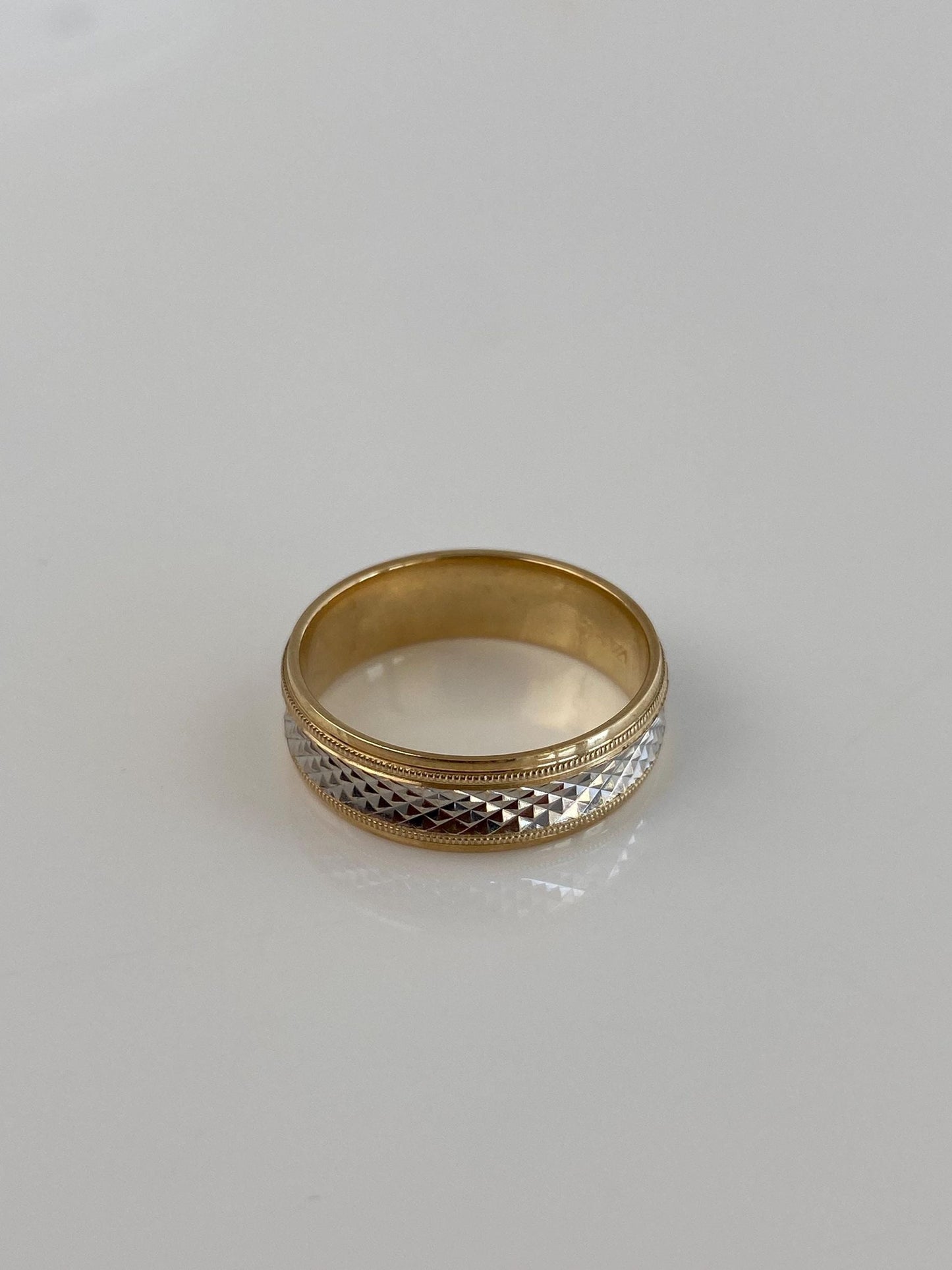 Vintage Solid 10k White & Yellow Gold Diamond Cut Ring Band - Size 8