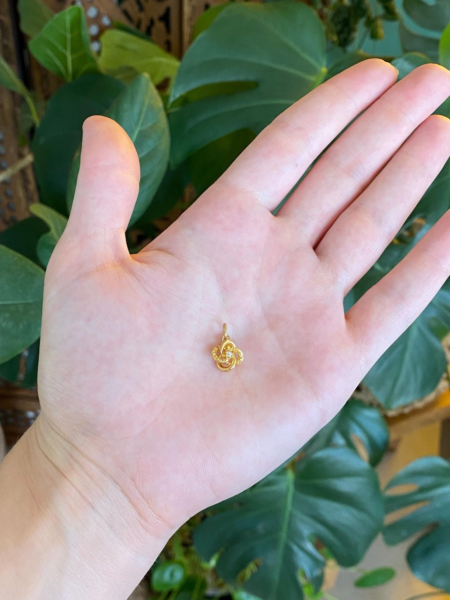 Vintage Solid 22k Yellow Gold Diamond Textured Knot Charm