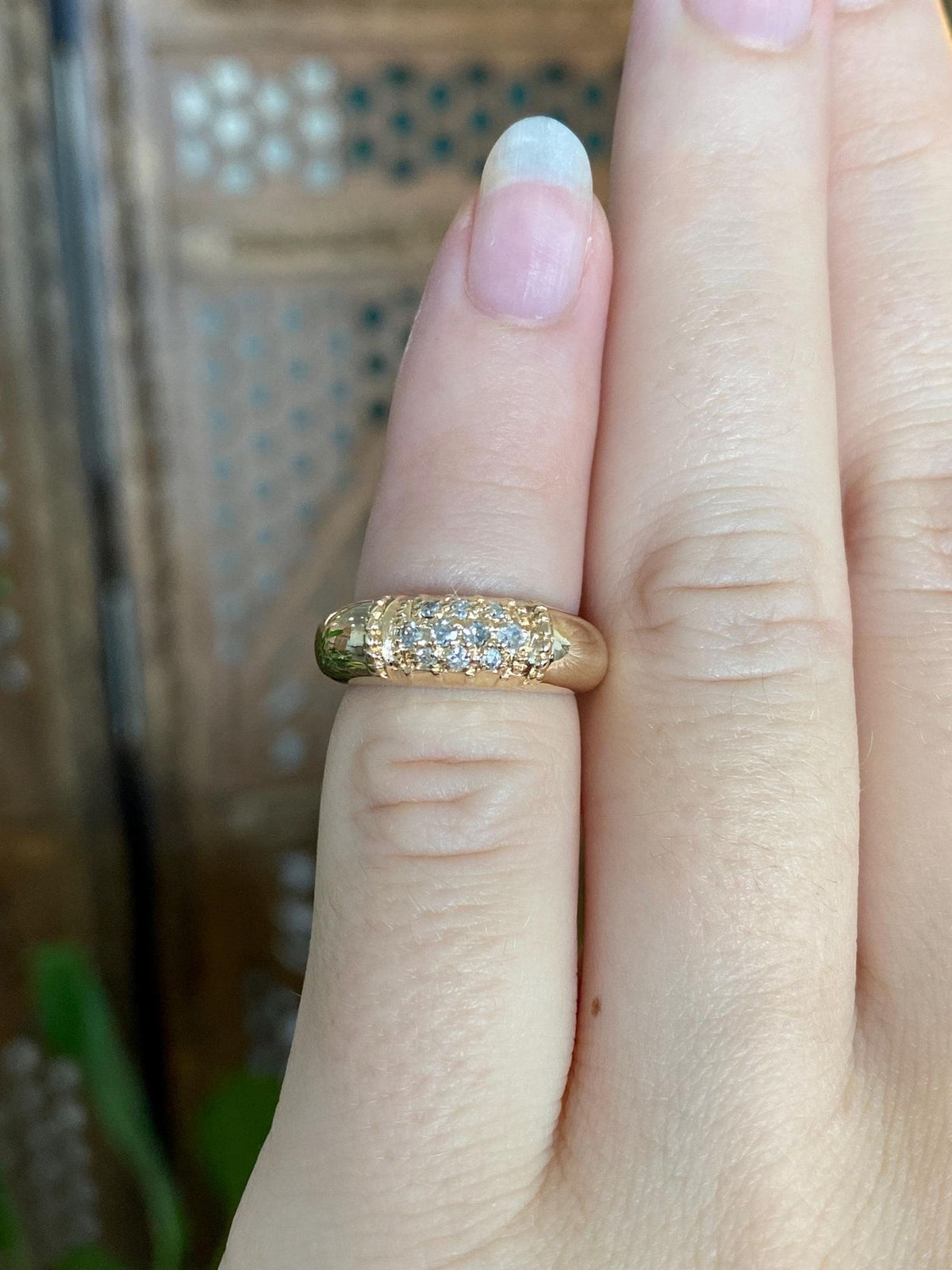 Vintage Solid 14k Yellow Gold Diamonds Tapered Domed Ring Band - Size 2.5