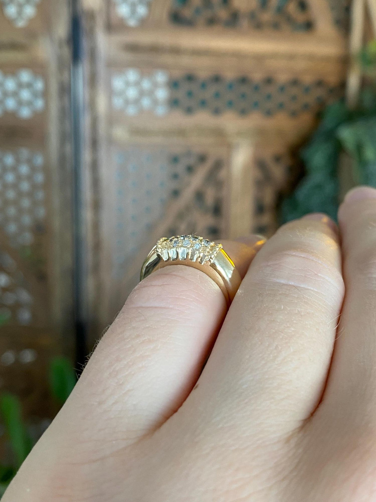Vintage Solid 14k Yellow Gold Diamonds Tapered Domed Ring Band - Size 2.5