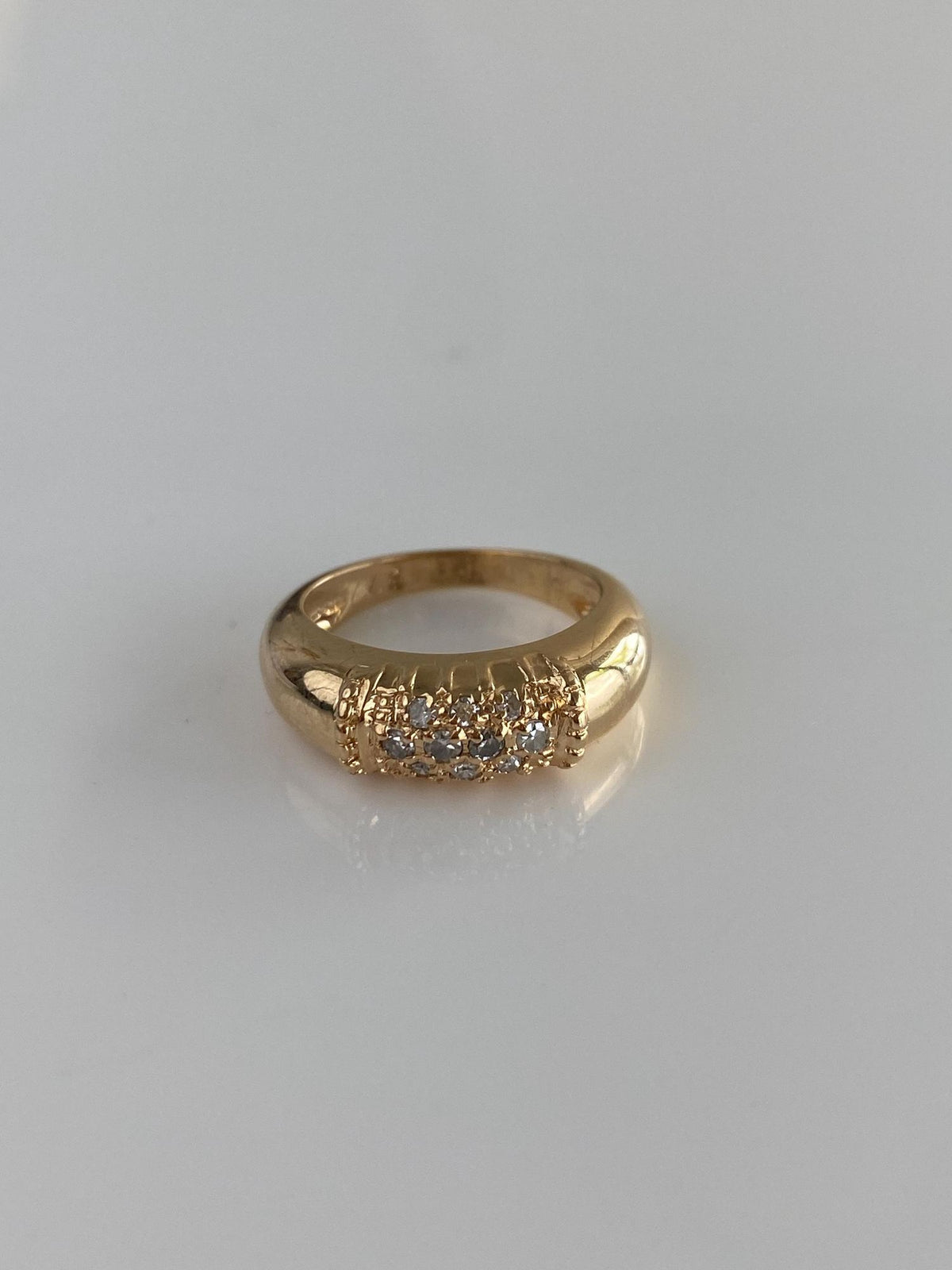 Vintage Solid 14k Yellow Gold Diamonds Tapered Domed Ring Band - Size 2.5