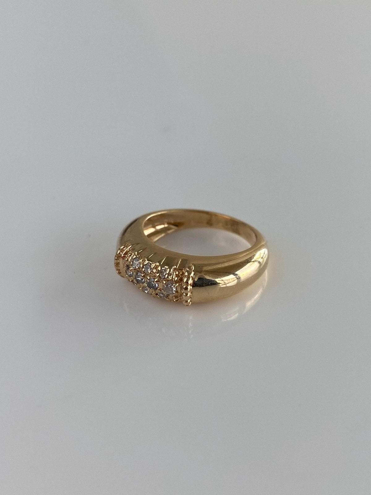 Vintage Solid 14k Yellow Gold Diamonds Tapered Domed Ring Band - Size 2.5