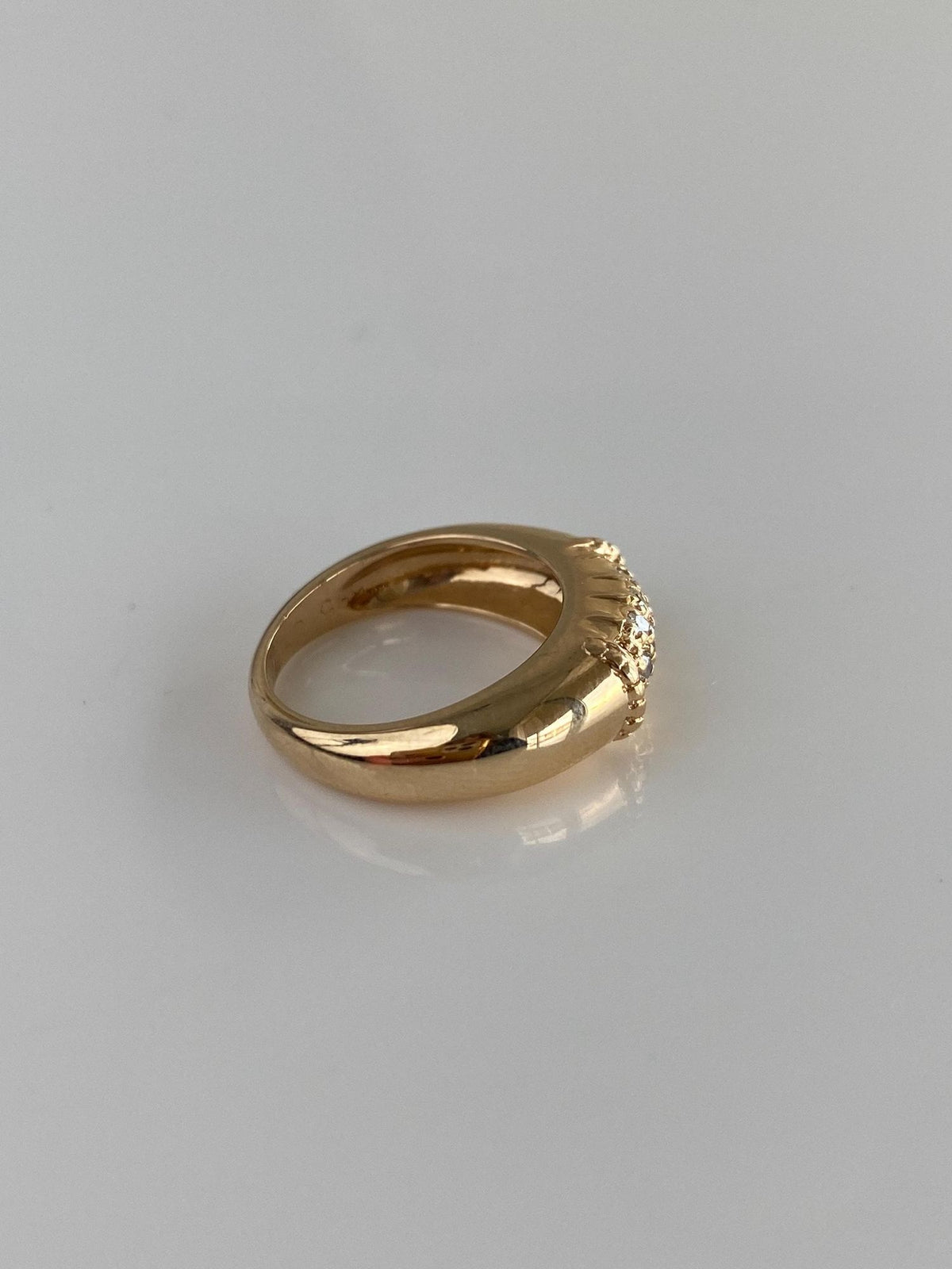 Vintage Solid 14k Yellow Gold Diamonds Tapered Domed Ring Band - Size 2.5