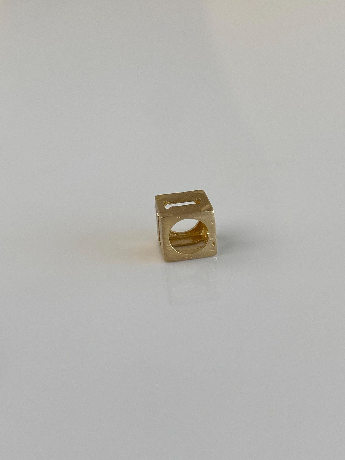 Vintage Solid 14k Yellow Gold Diamond Cut Initial 'I' Cube Charm