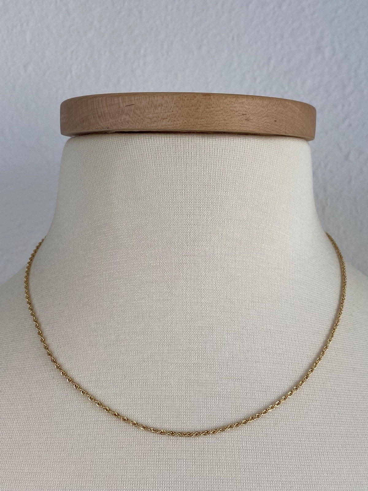 Vintage 10k Yellow Gold Slim Rope Chain Necklace - 18 inches