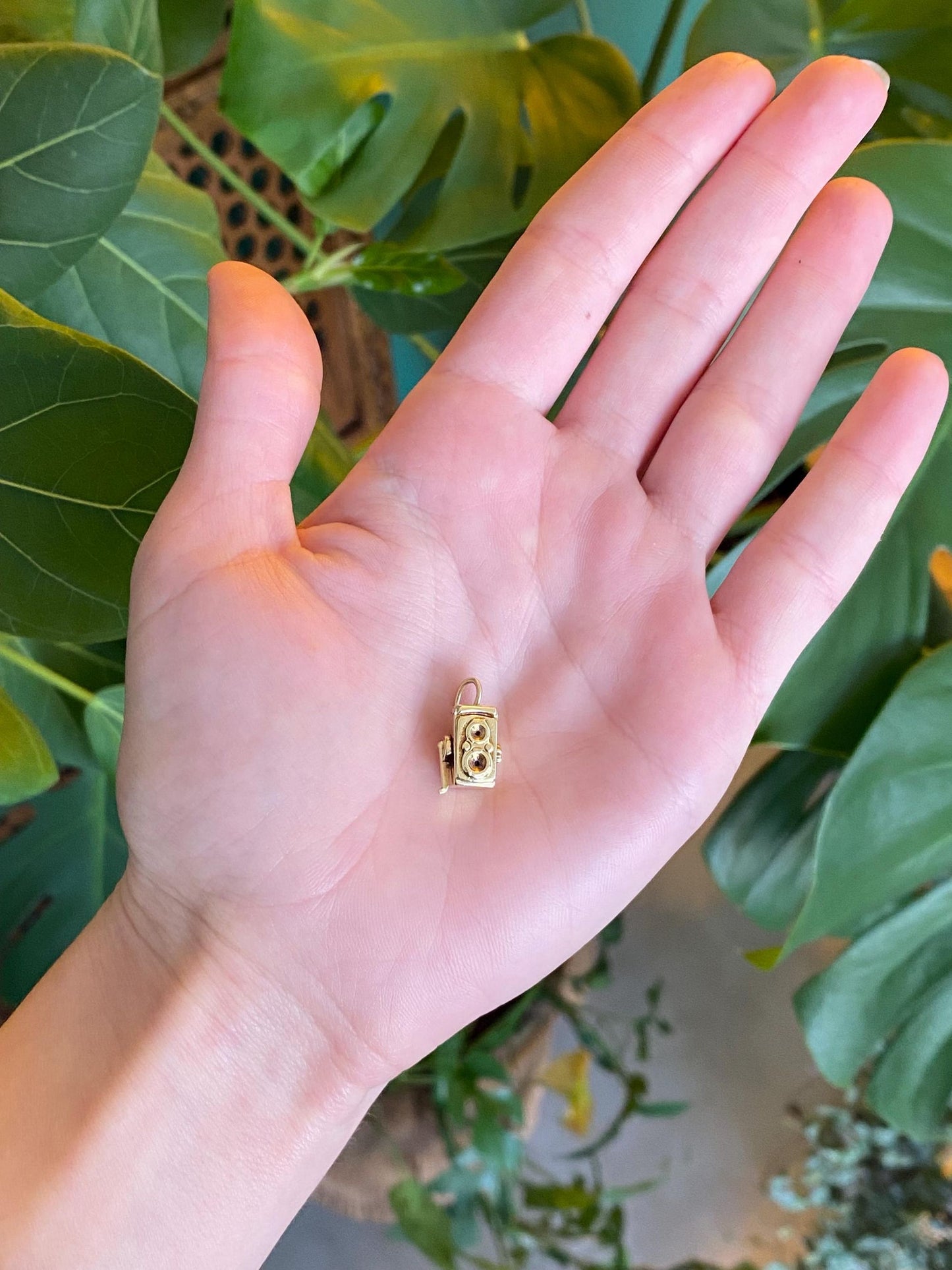 Vintage Solid 14k Yellow Gold Articulated Antique Film Camera Charm