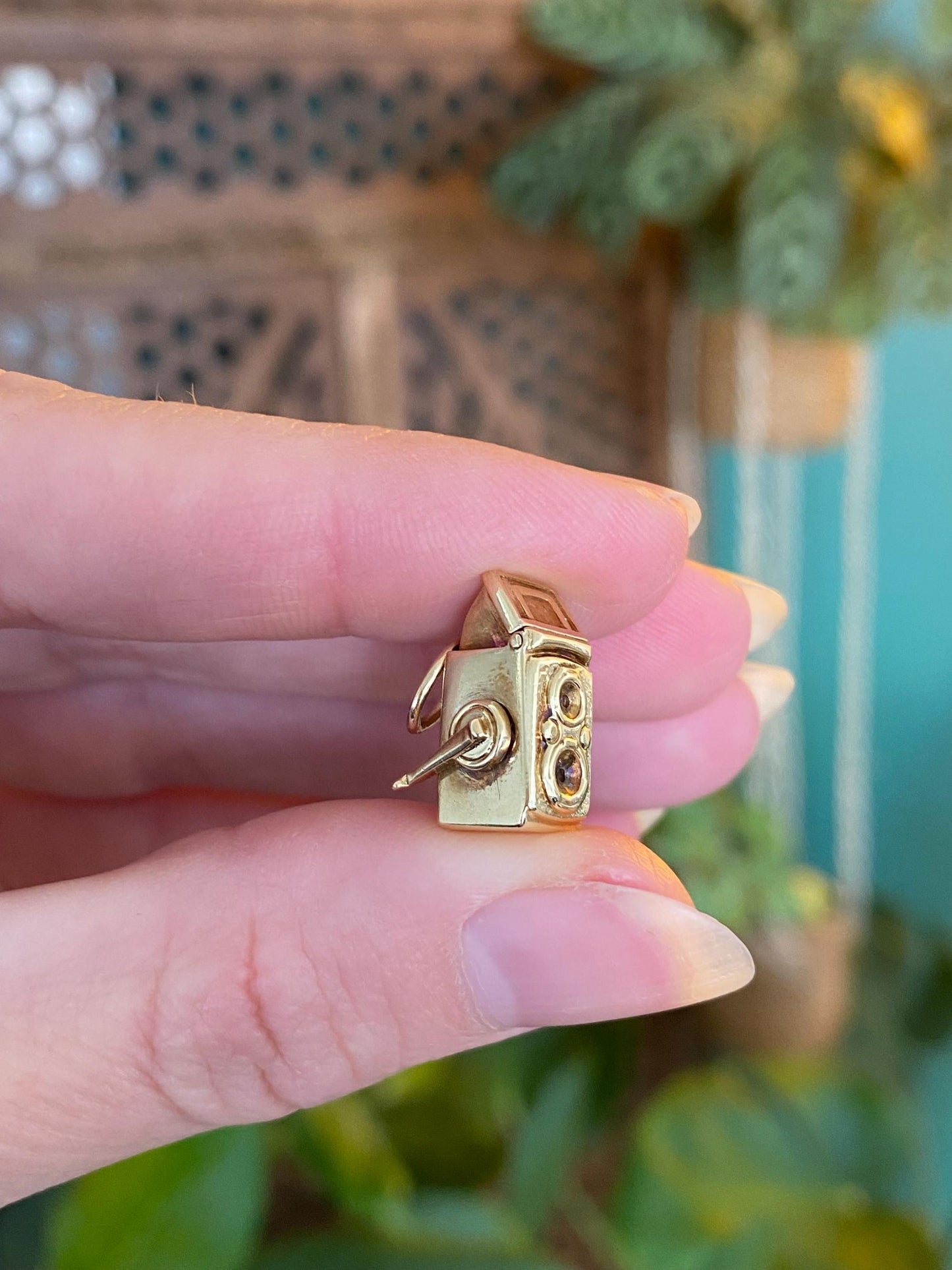 Vintage Solid 14k Yellow Gold Articulated Antique Film Camera Charm