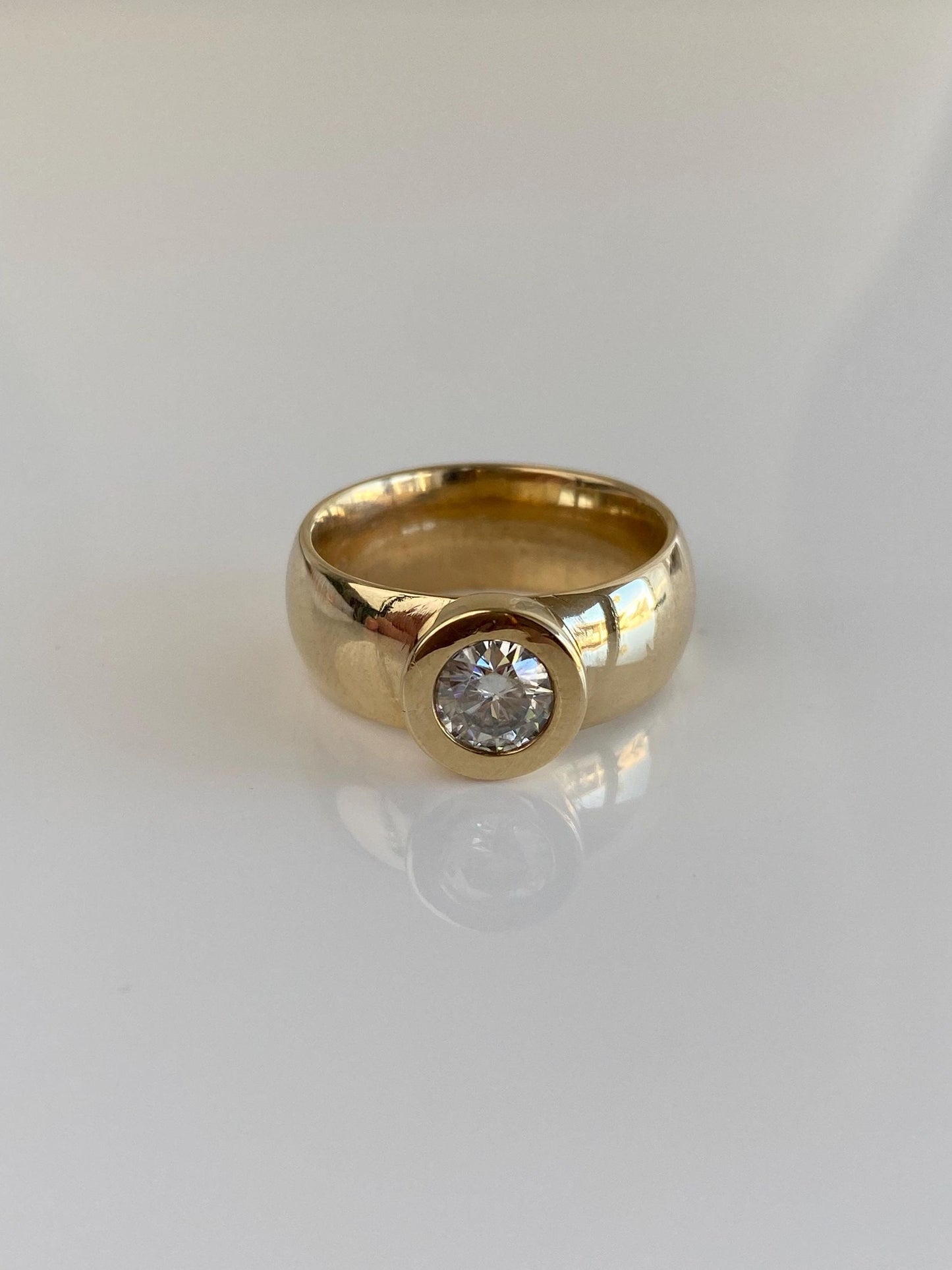 Vintage Solid 9k Yellow Gold Moissonite Ring - Size 7