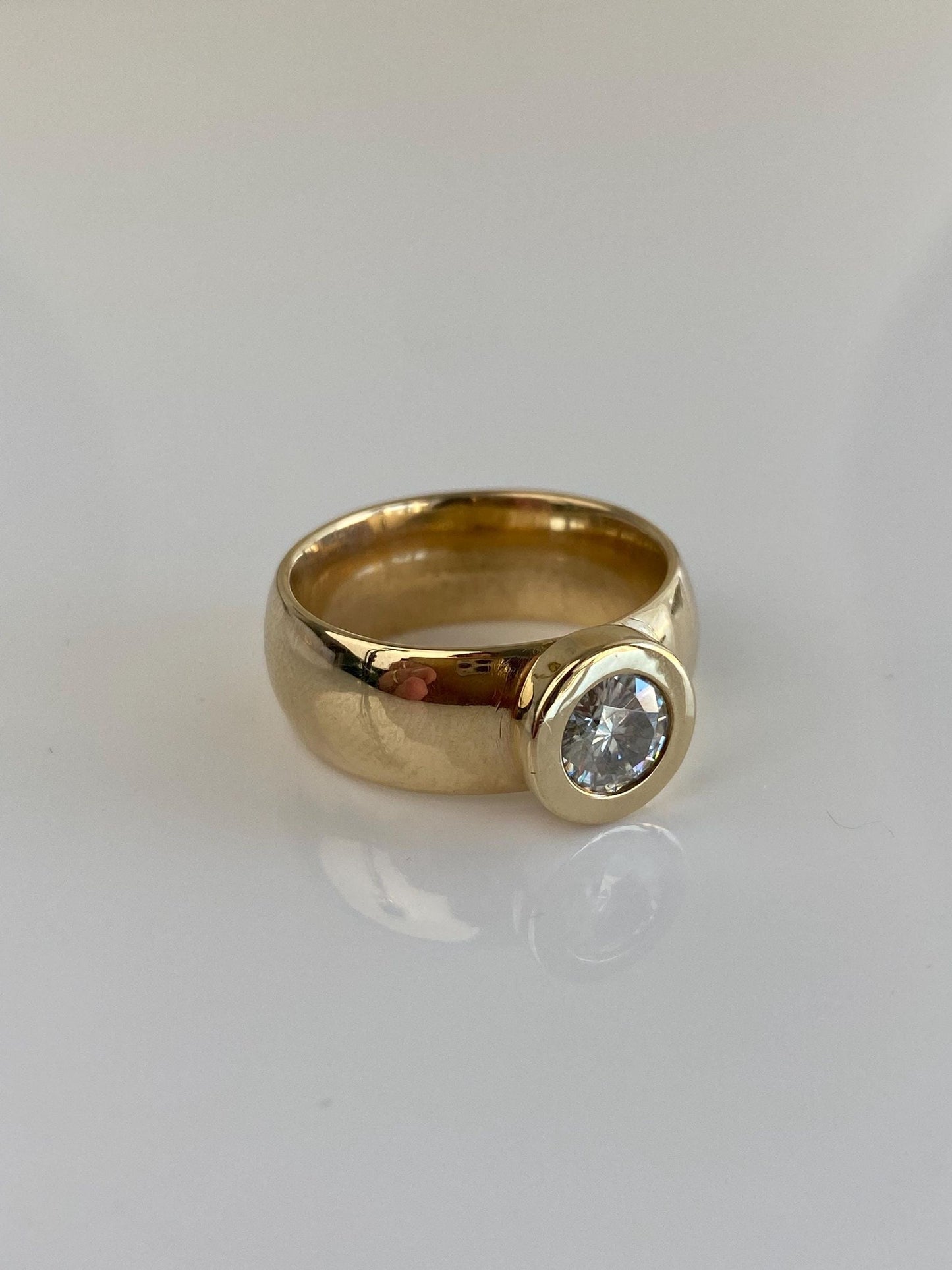 Vintage Solid 9k Yellow Gold Moissonite Ring - Size 7