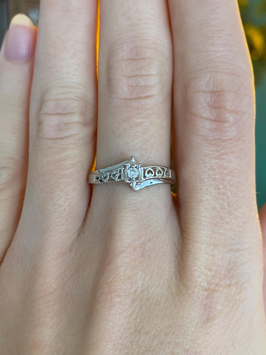 Vintage Solid 10k White Gold Diamond Ring - Size 6.75