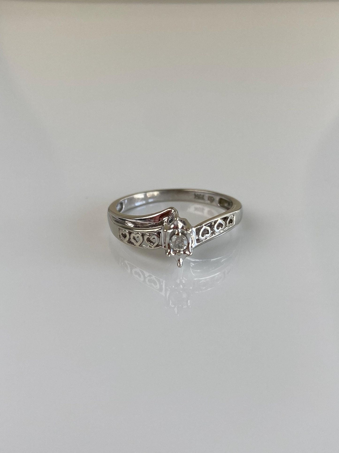Vintage Solid 10k White Gold Diamond Ring - Size 6.75
