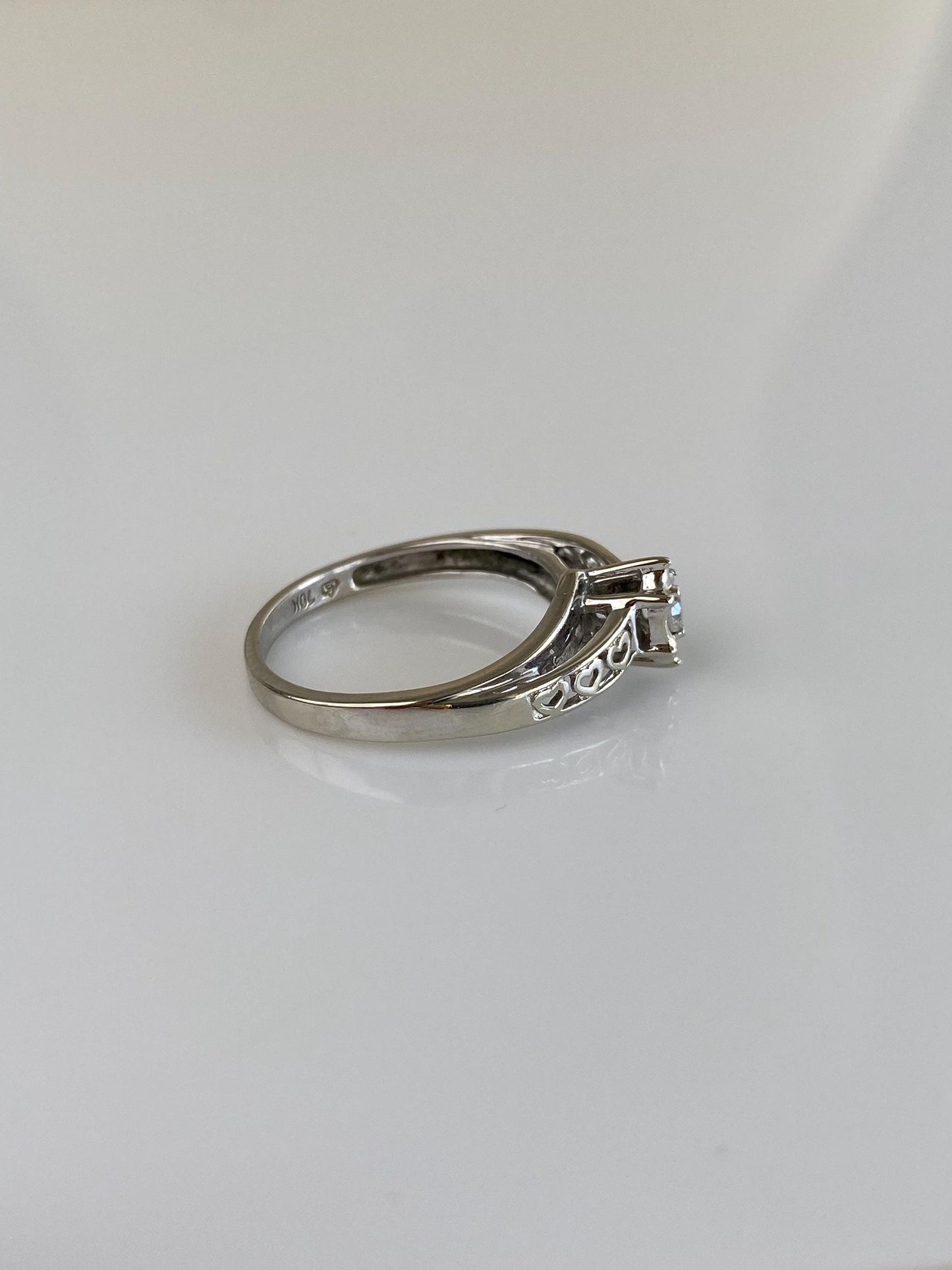 Vintage Solid 10k White Gold Diamond Ring - Size 6.75