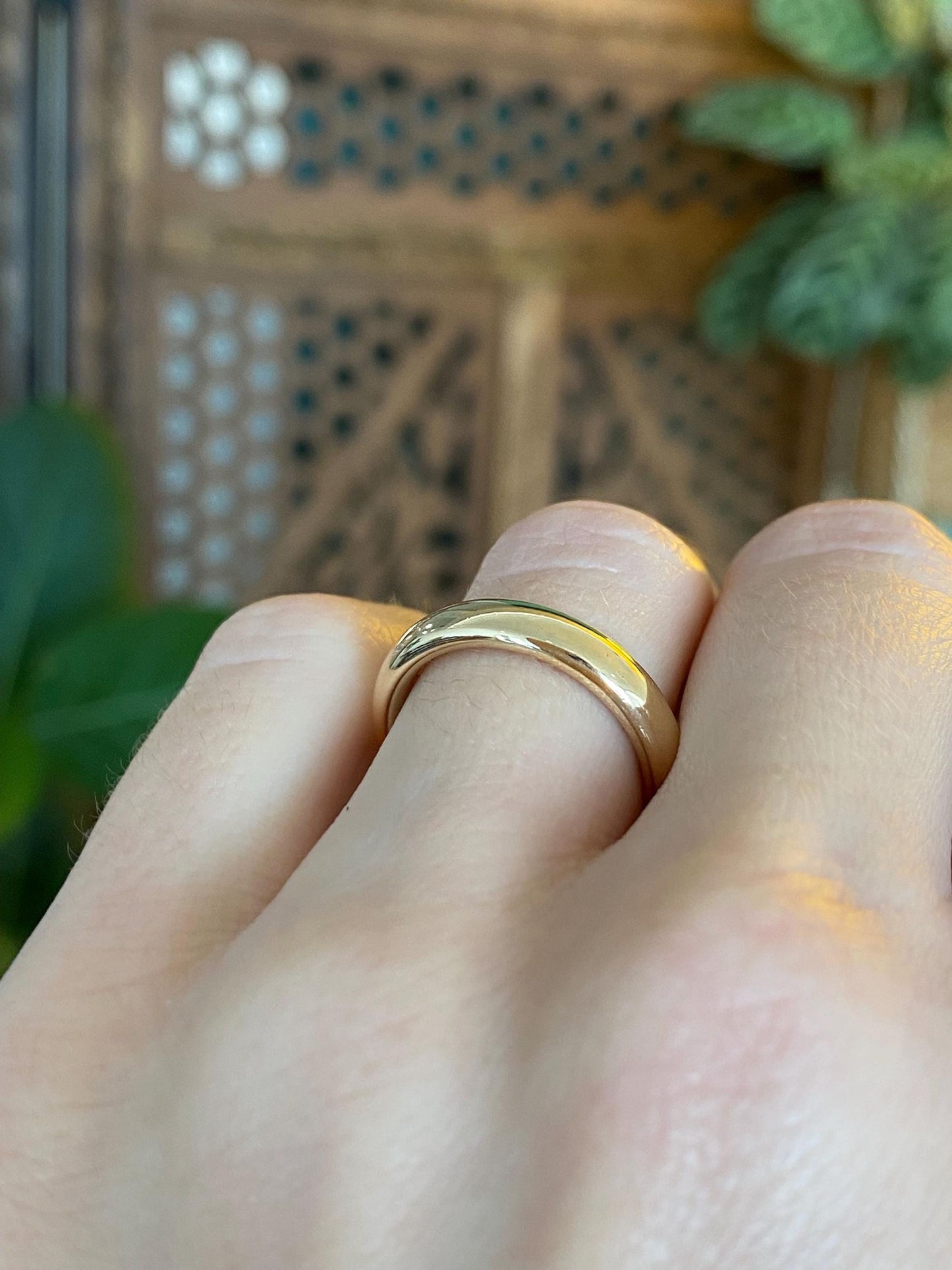 Vintage Solid 18k Yellow Gold Chunky Ring Band - Size 5.75