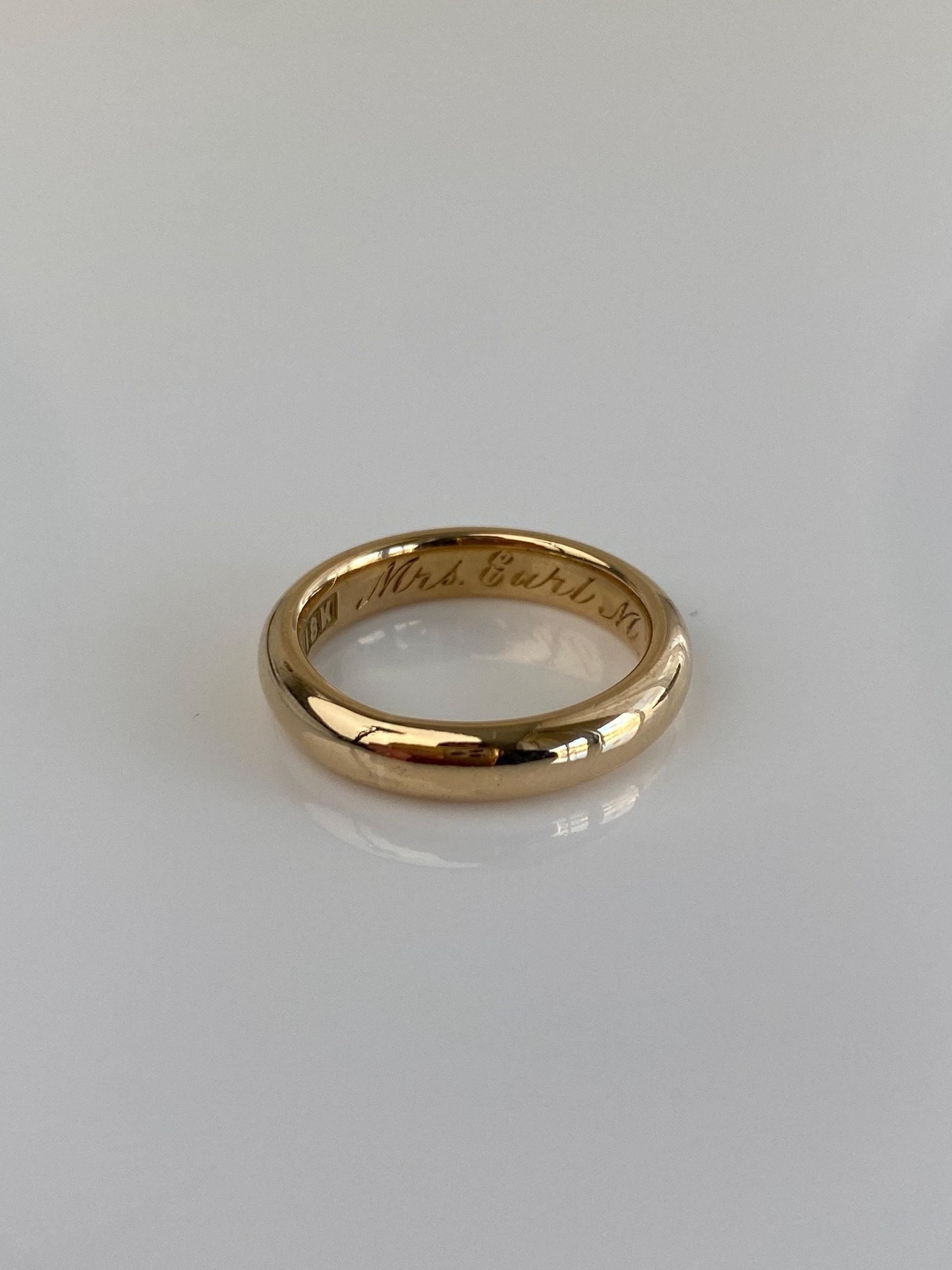 Vintage Solid 18k Yellow Gold Chunky Ring Band - Size 5.75