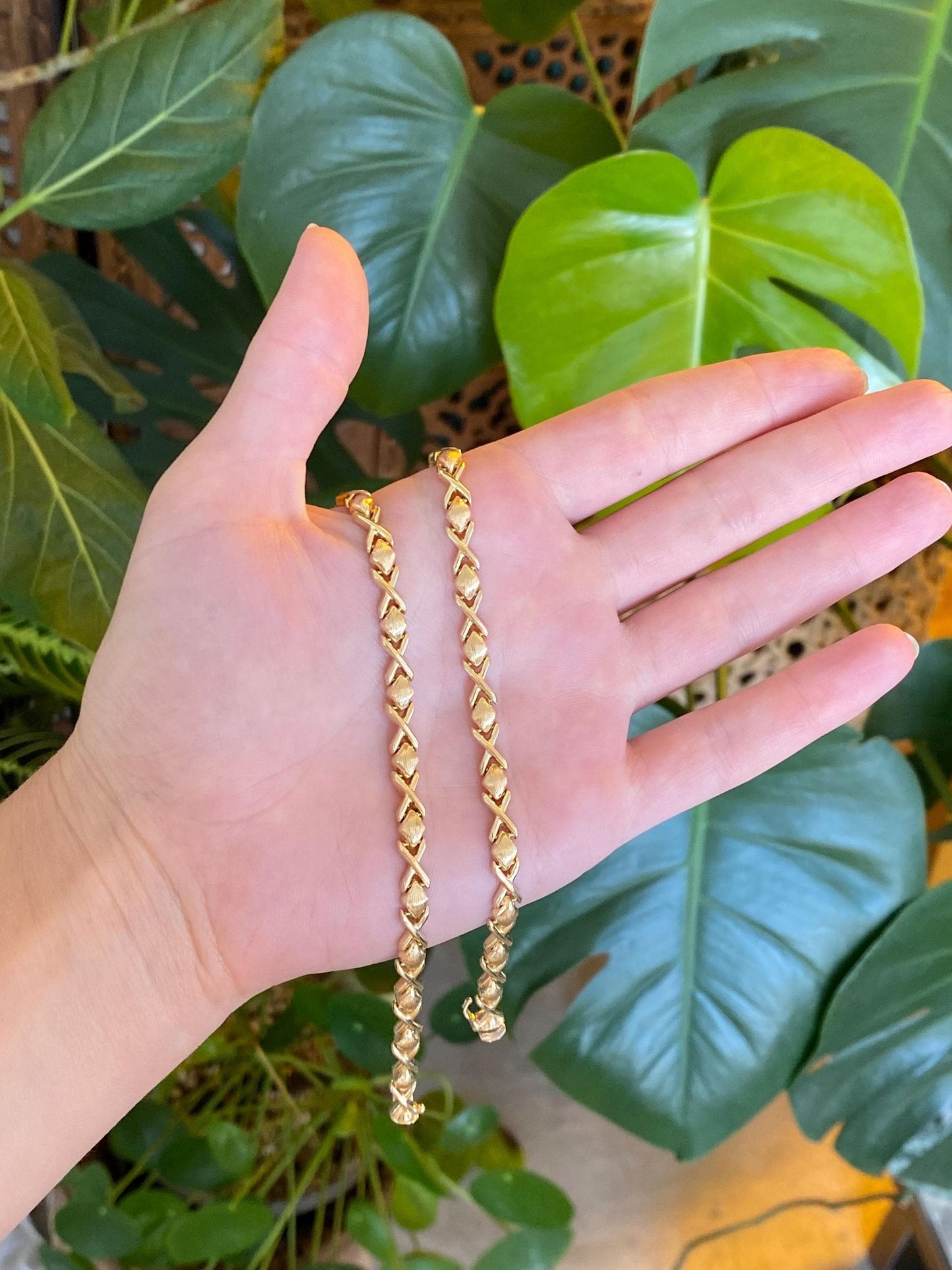 Vintage 14k Yellow Gold Satin Textured Shiny X Link Necklace - 16.5 inches