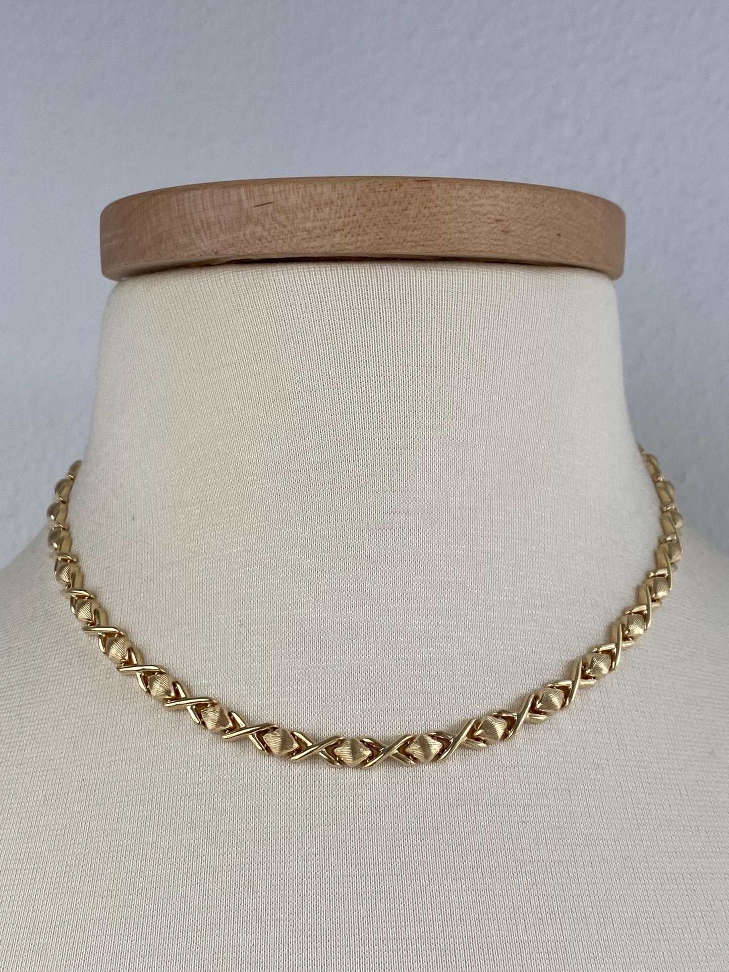 Vintage 14k Yellow Gold Satin Textured Shiny X Link Necklace - 16.5 inches
