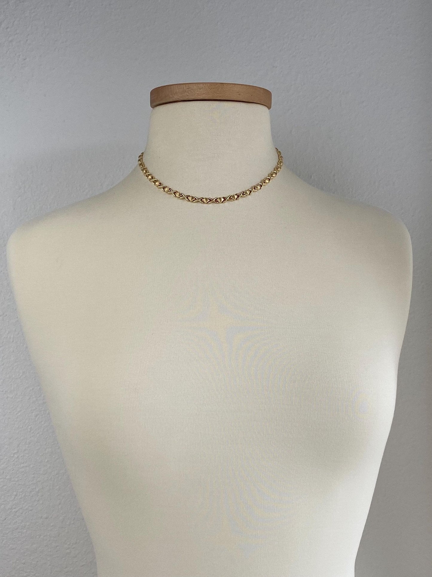 Vintage 14k Yellow Gold Satin Textured Shiny X Link Necklace - 16.5 inches