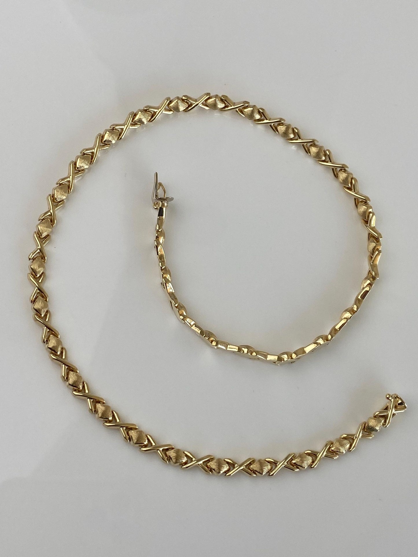 Vintage 14k Yellow Gold Satin Textured Shiny X Link Necklace - 16.5 inches