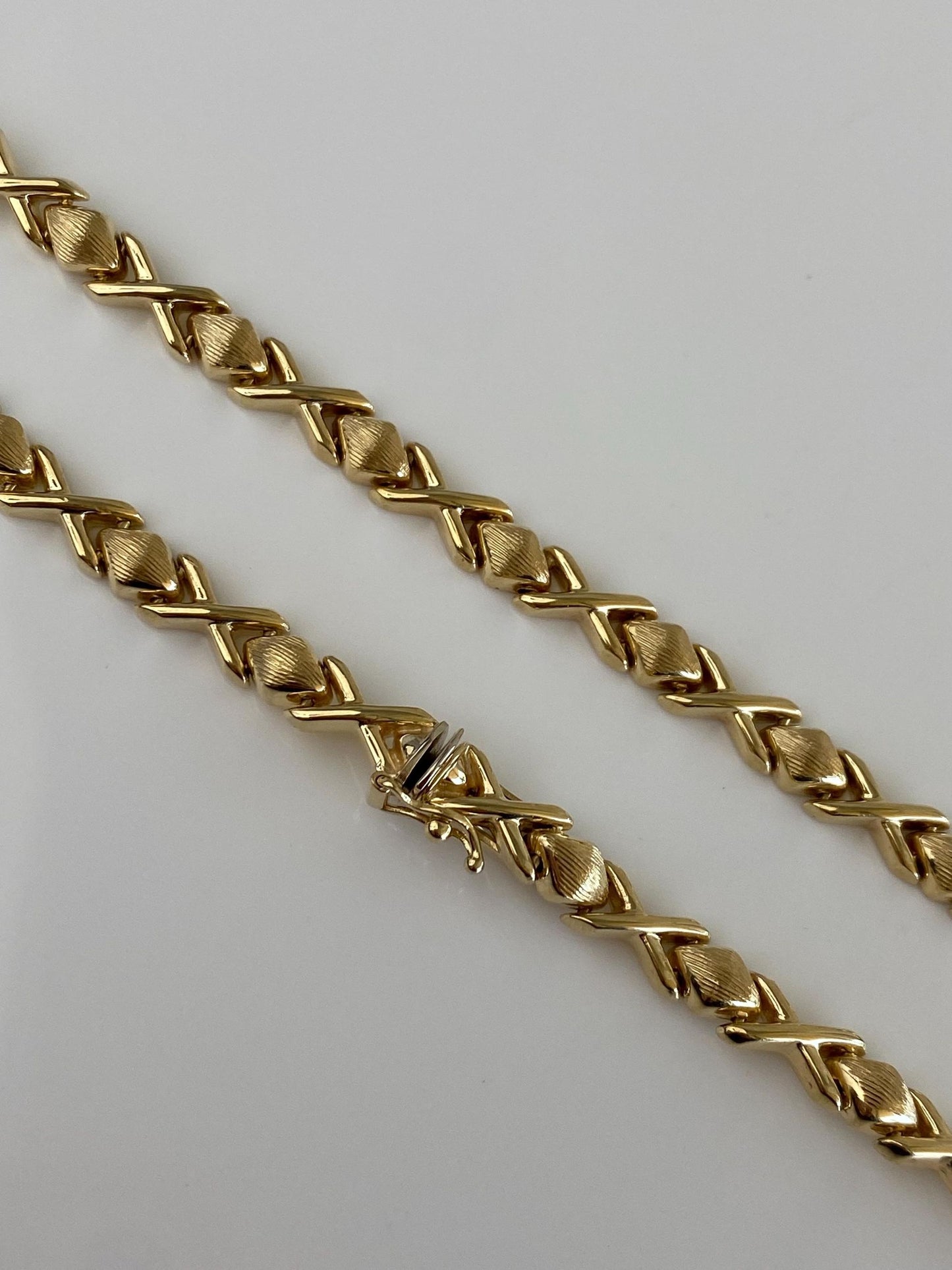Vintage 14k Yellow Gold Satin Textured Shiny X Link Necklace - 16.5 inches