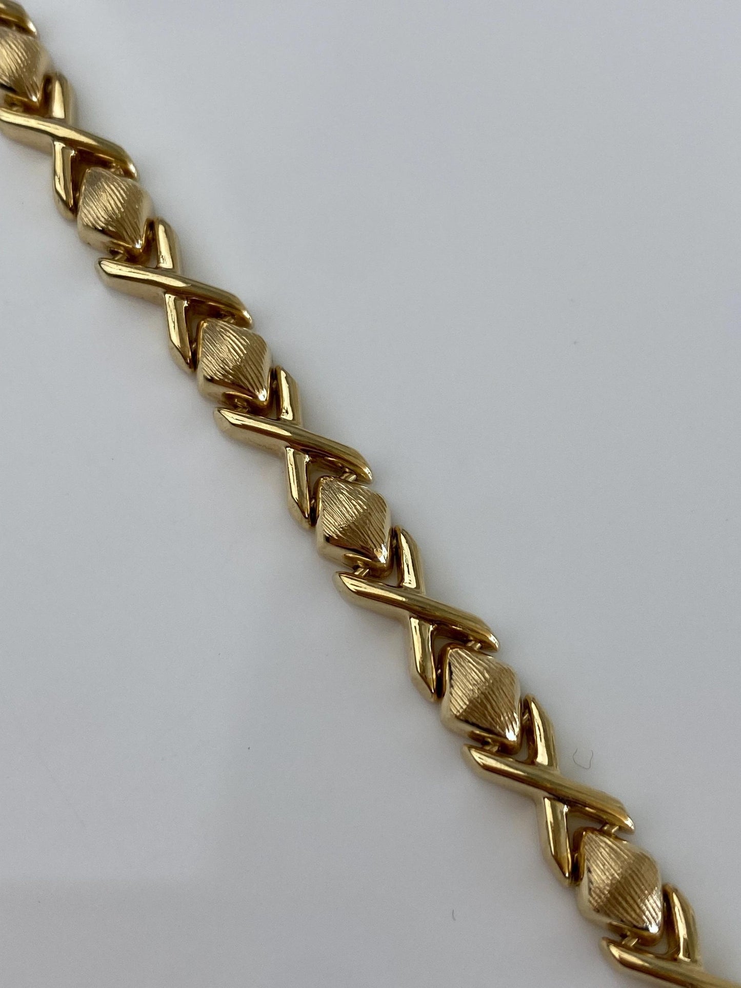 Vintage 14k Yellow Gold Satin Textured Shiny X Link Necklace - 16.5 inches