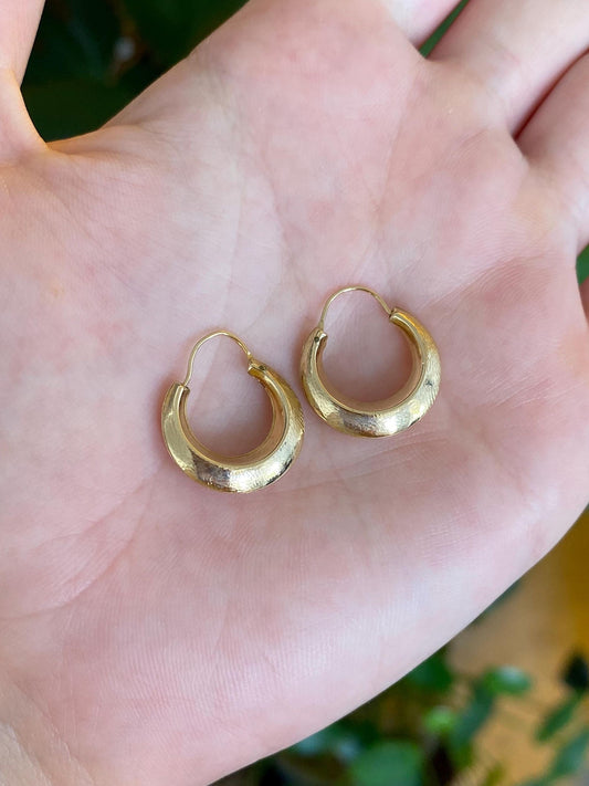 Vintage 14k Yellow Gold Tapered Hoop Earrings