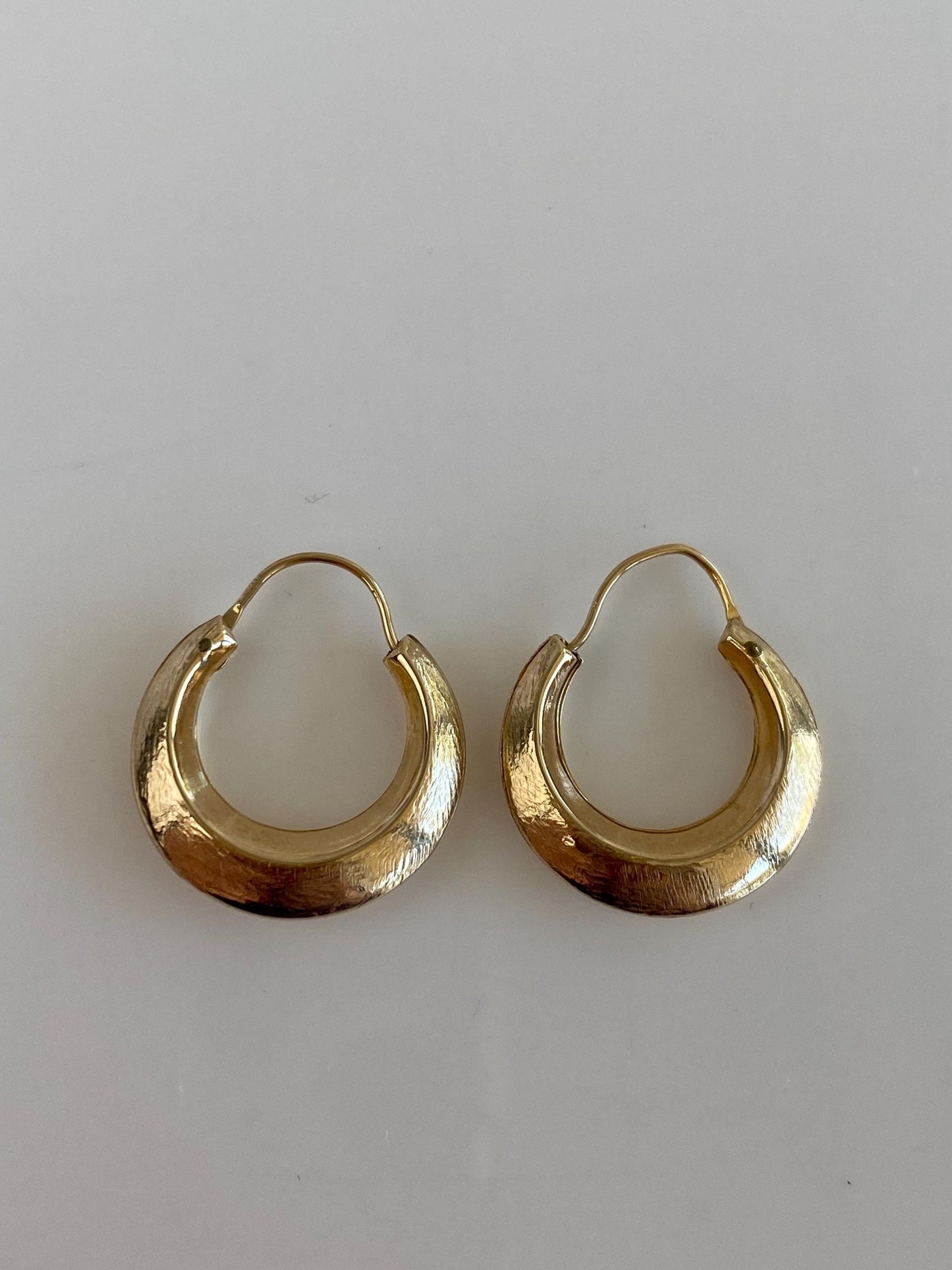 Vintage 14k Yellow Gold Tapered Hoop Earrings