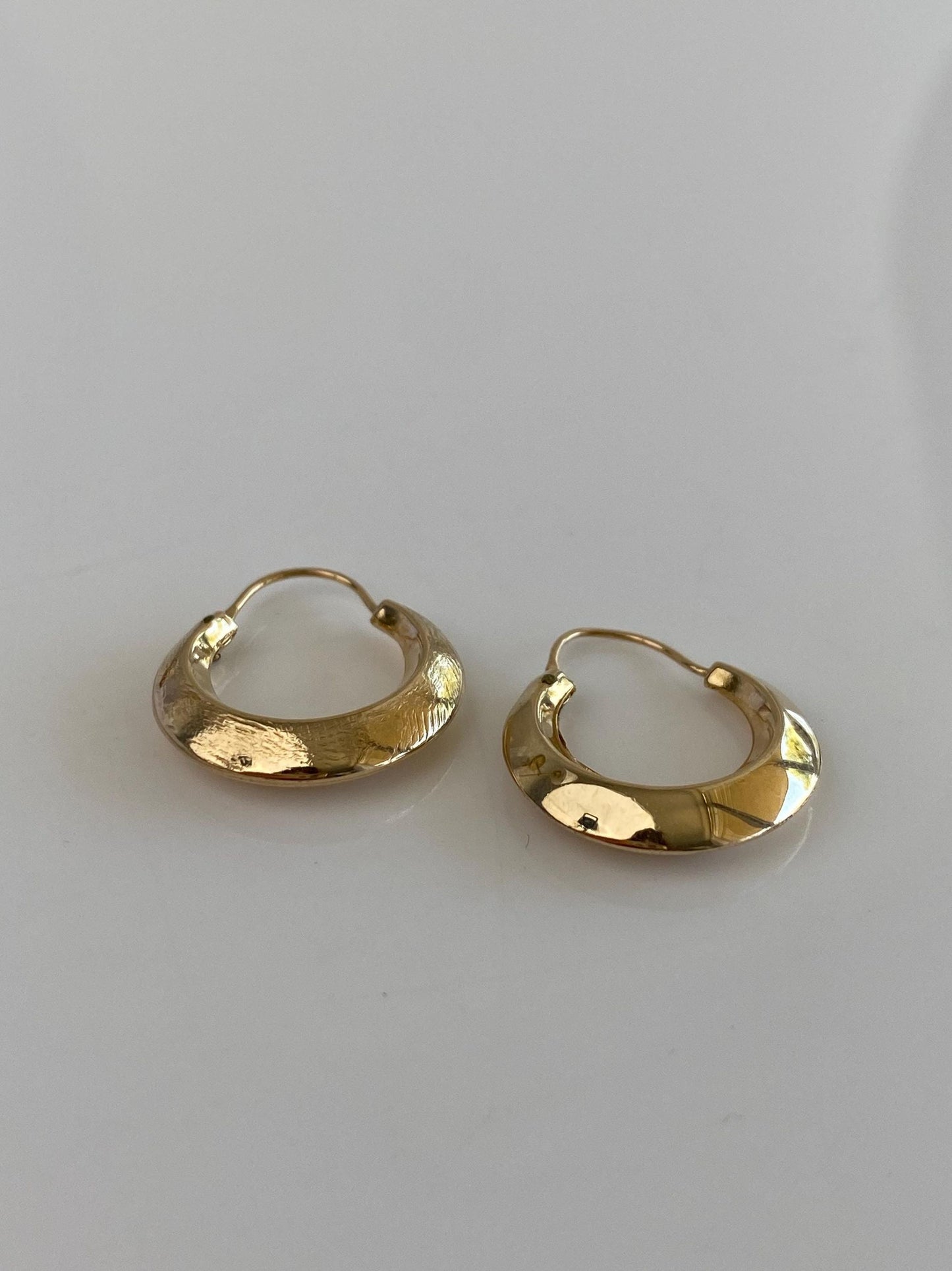 Vintage 14k Yellow Gold Tapered Hoop Earrings