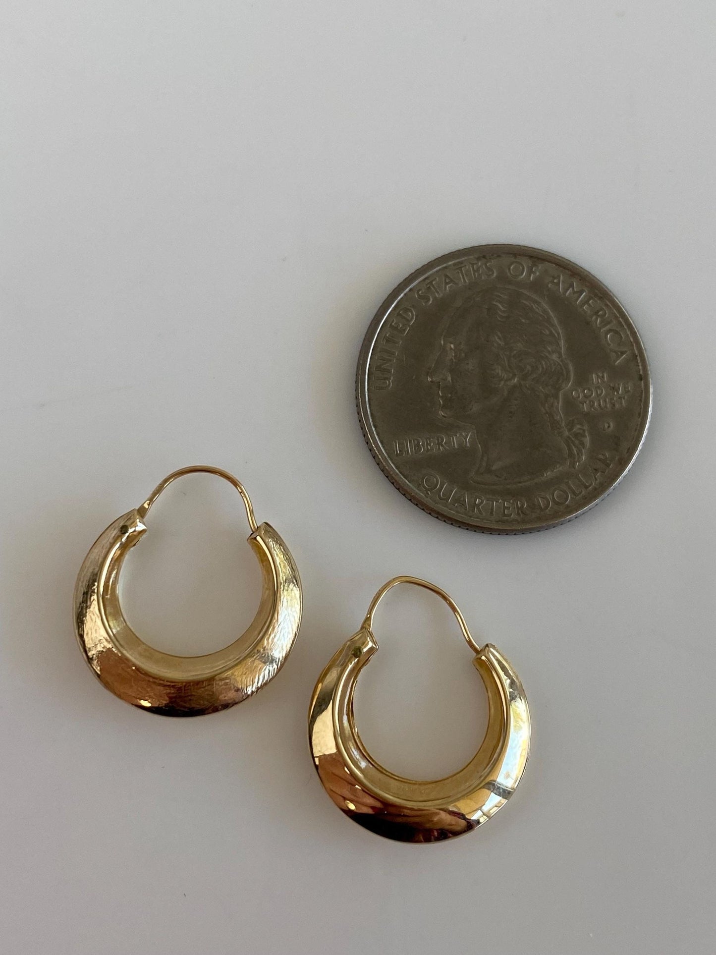 Vintage 14k Yellow Gold Tapered Hoop Earrings