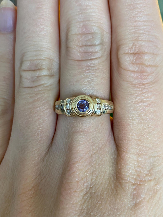 Vintage Solid 14k Yellow Gold Tanzanite Diamonds Ring - Size 6.75