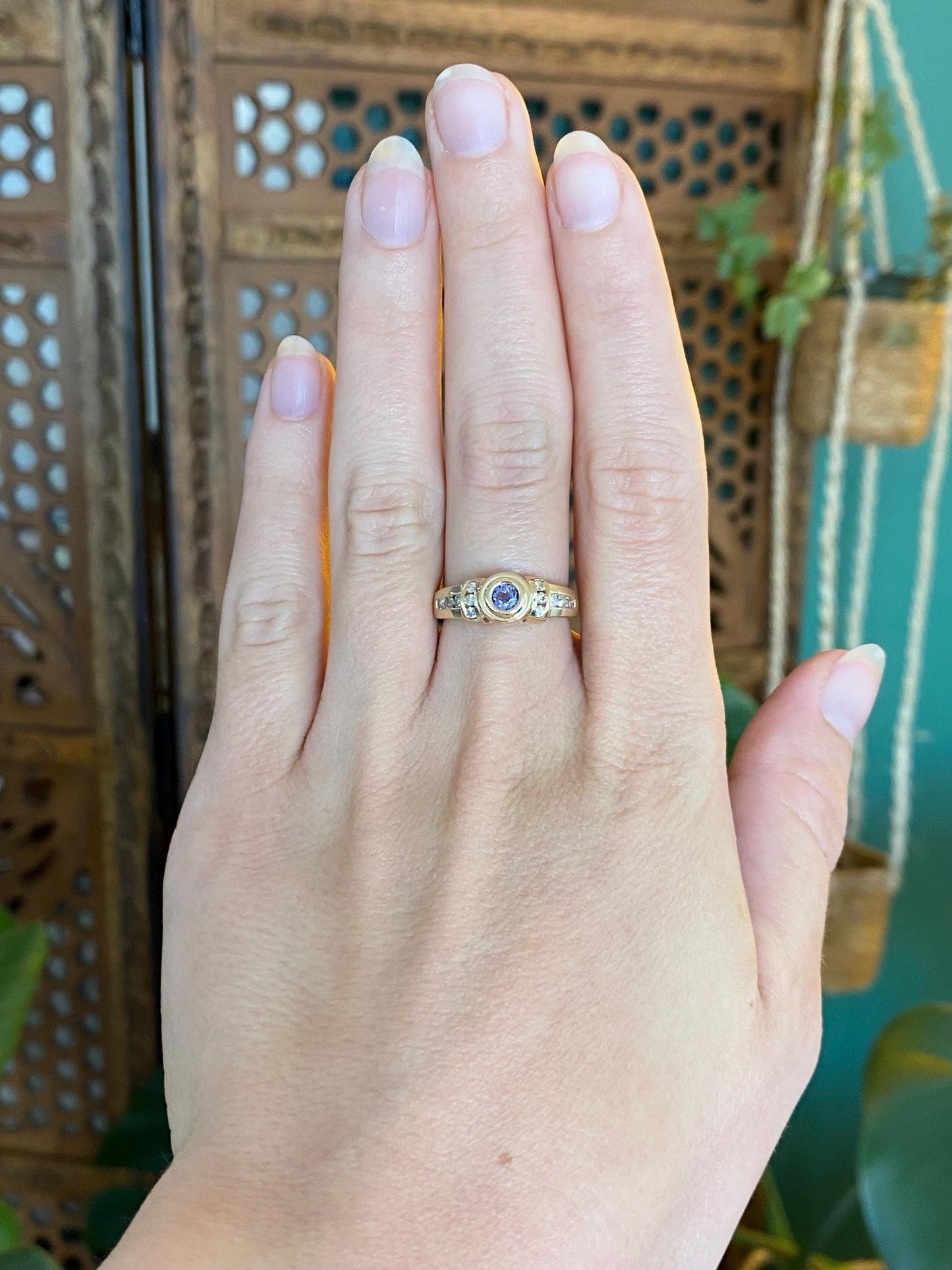 Vintage Solid 14k Yellow Gold Tanzanite Diamonds Ring - Size 6.75