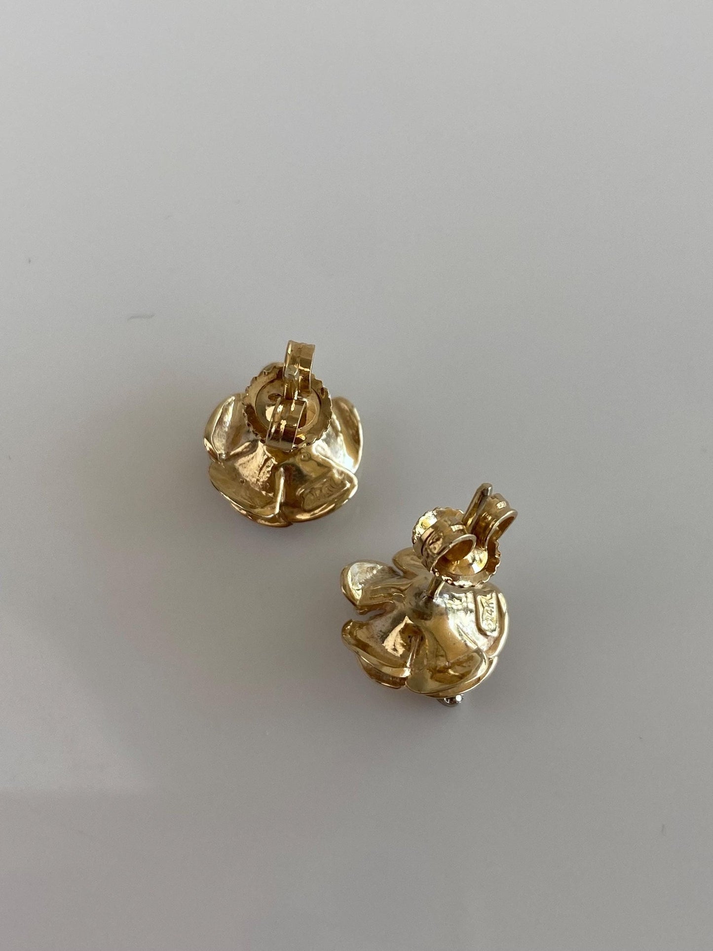 Vintage Solid 14k Yellow Gold Clear Sapphire Rose Stud Earrings