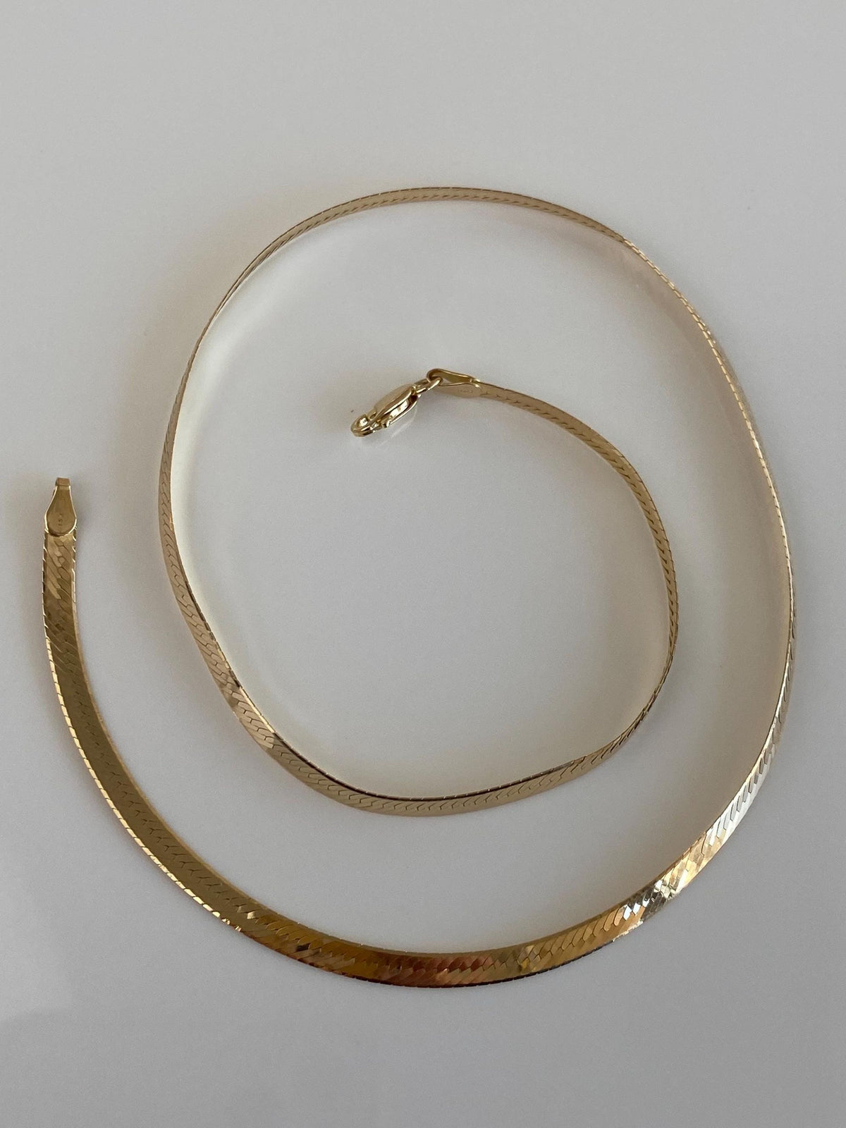 Vintage Solid 14k Yellow Gold Herringbone Chain Necklace - 16 inches