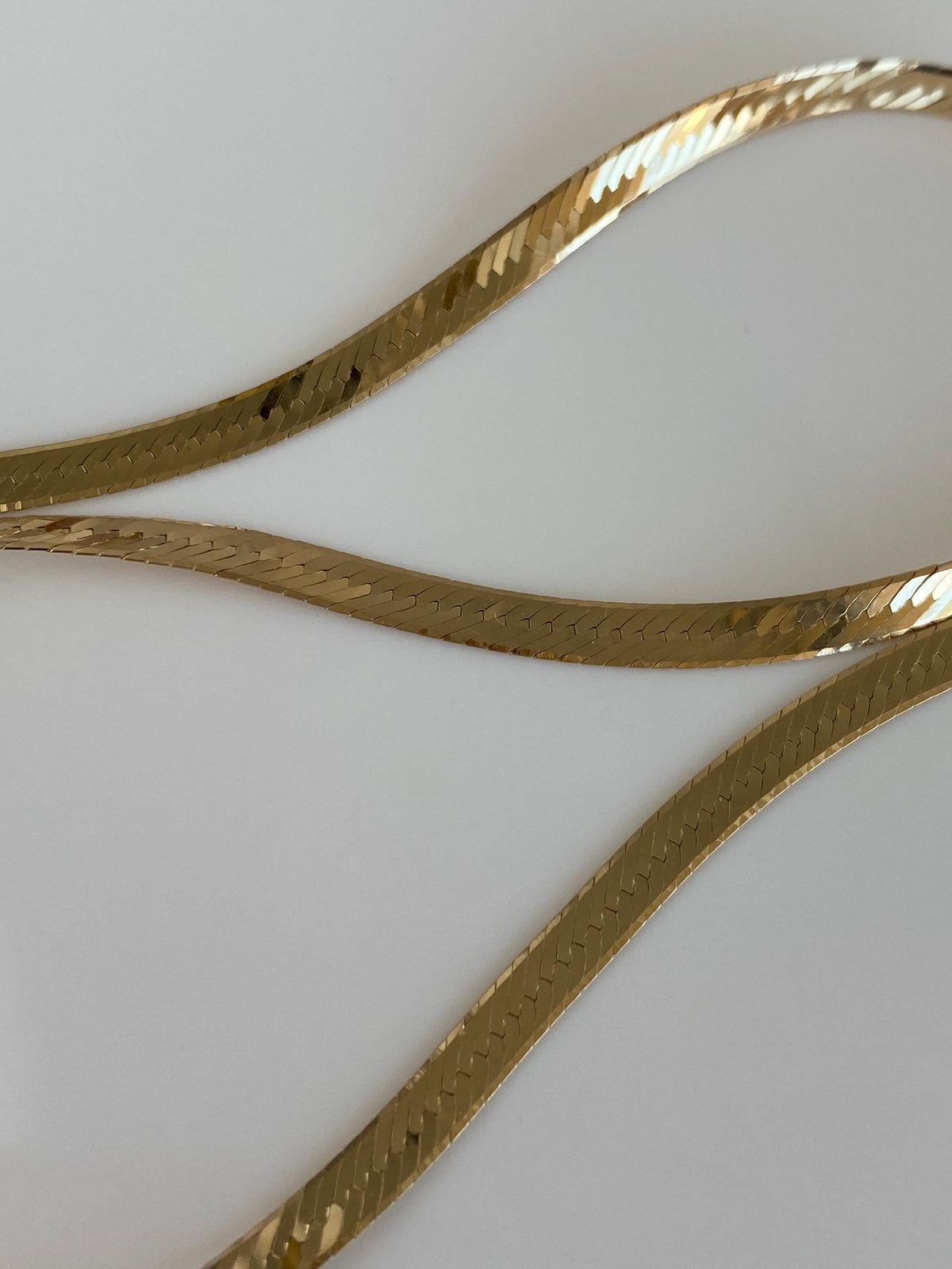 Vintage Solid 14k Yellow Gold Herringbone Chain Necklace - 16 inches