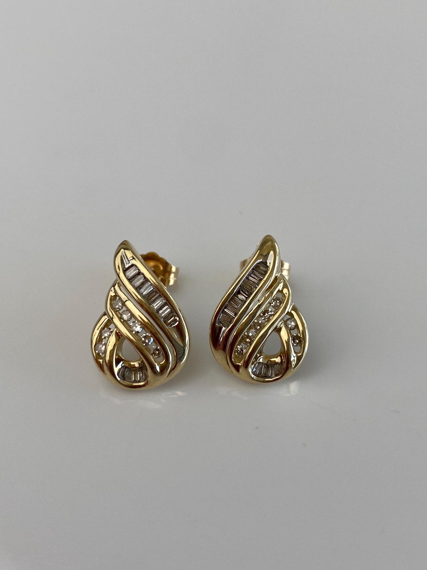 Vintage Solid 14k Yellow Gold Round & Baguette Diamond Drop Earrings