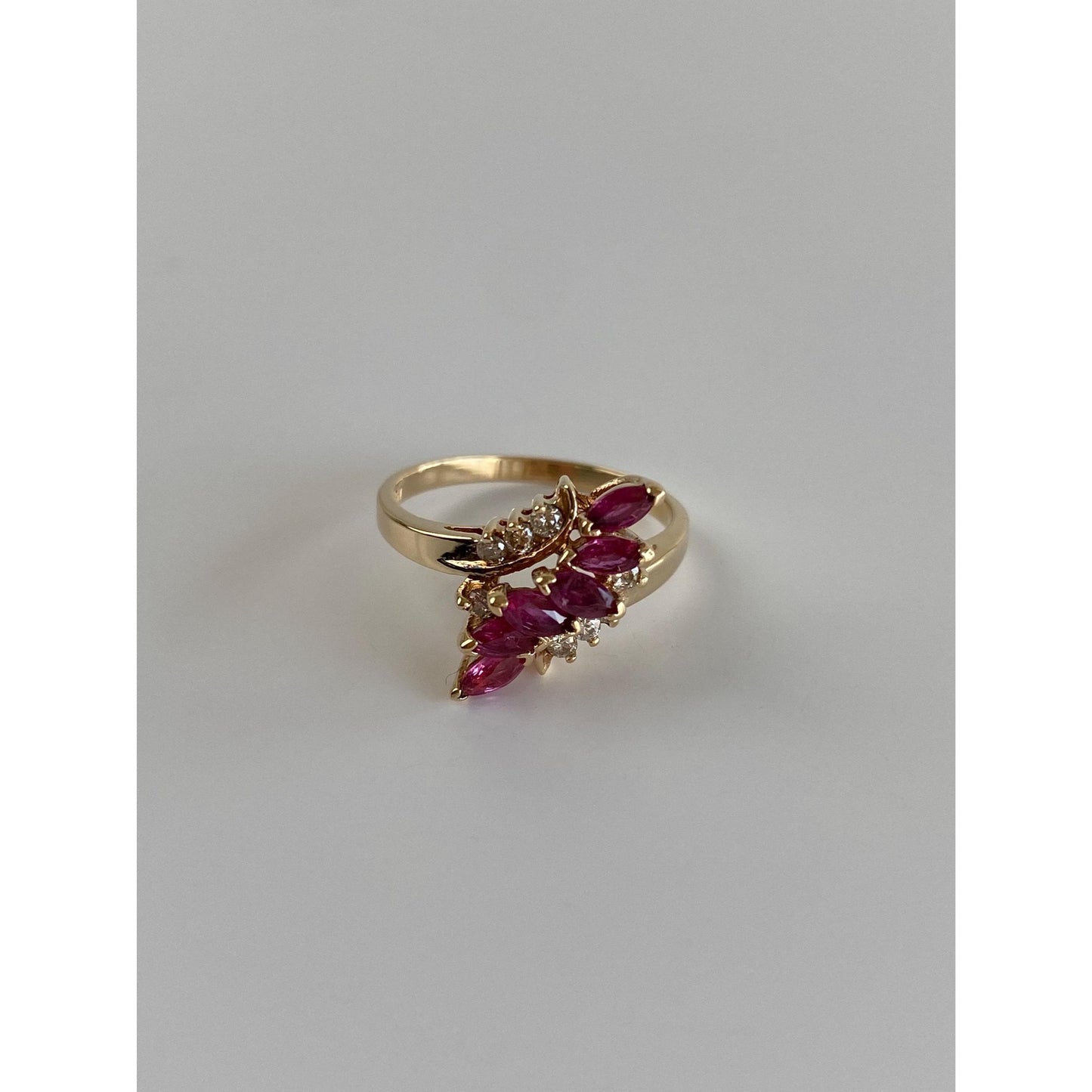 Vintage Solid 14k Yellow Gold Pink Spinel Diamond Twist Ring - Size 6