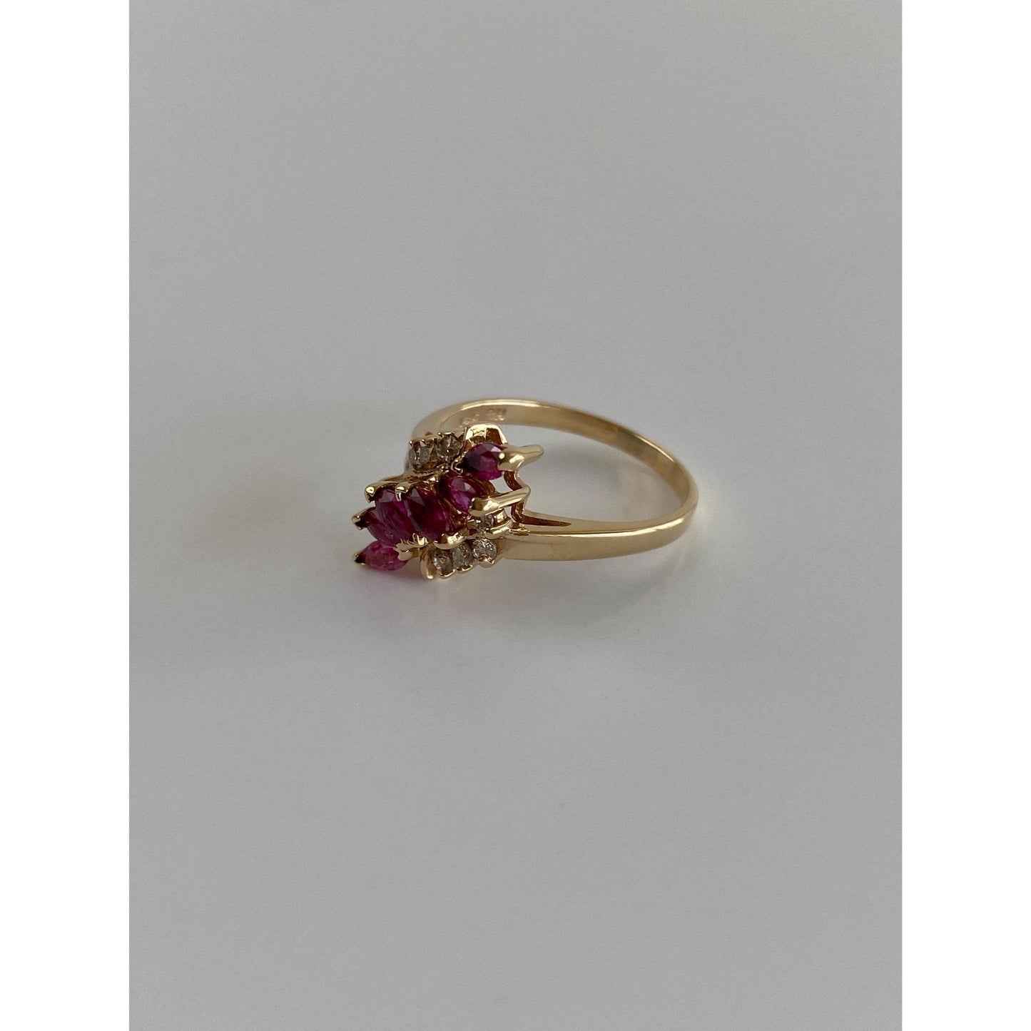 Vintage Solid 14k Yellow Gold Pink Spinel Diamond Twist Ring - Size 6