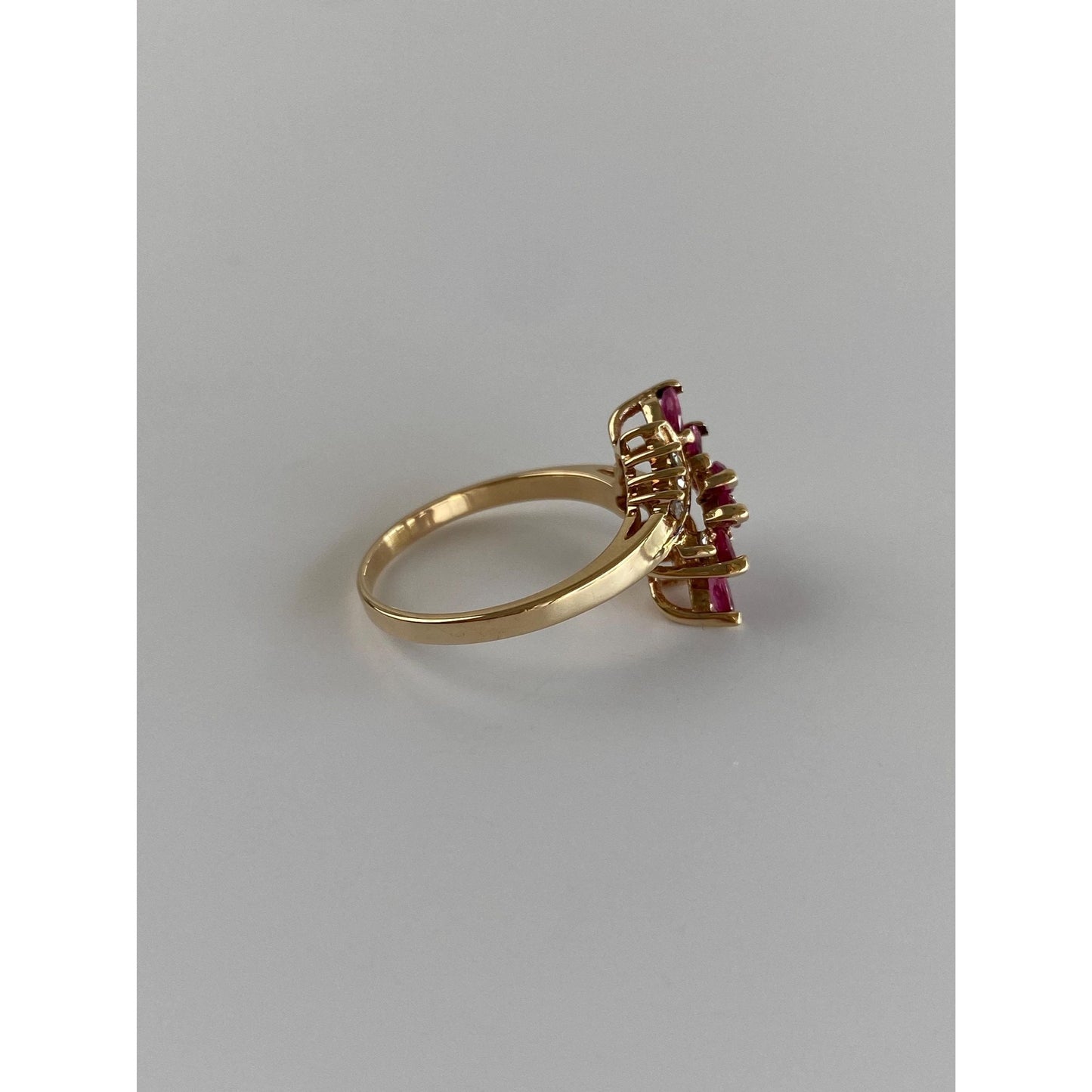 Vintage Solid 14k Yellow Gold Pink Spinel Diamond Twist Ring - Size 6