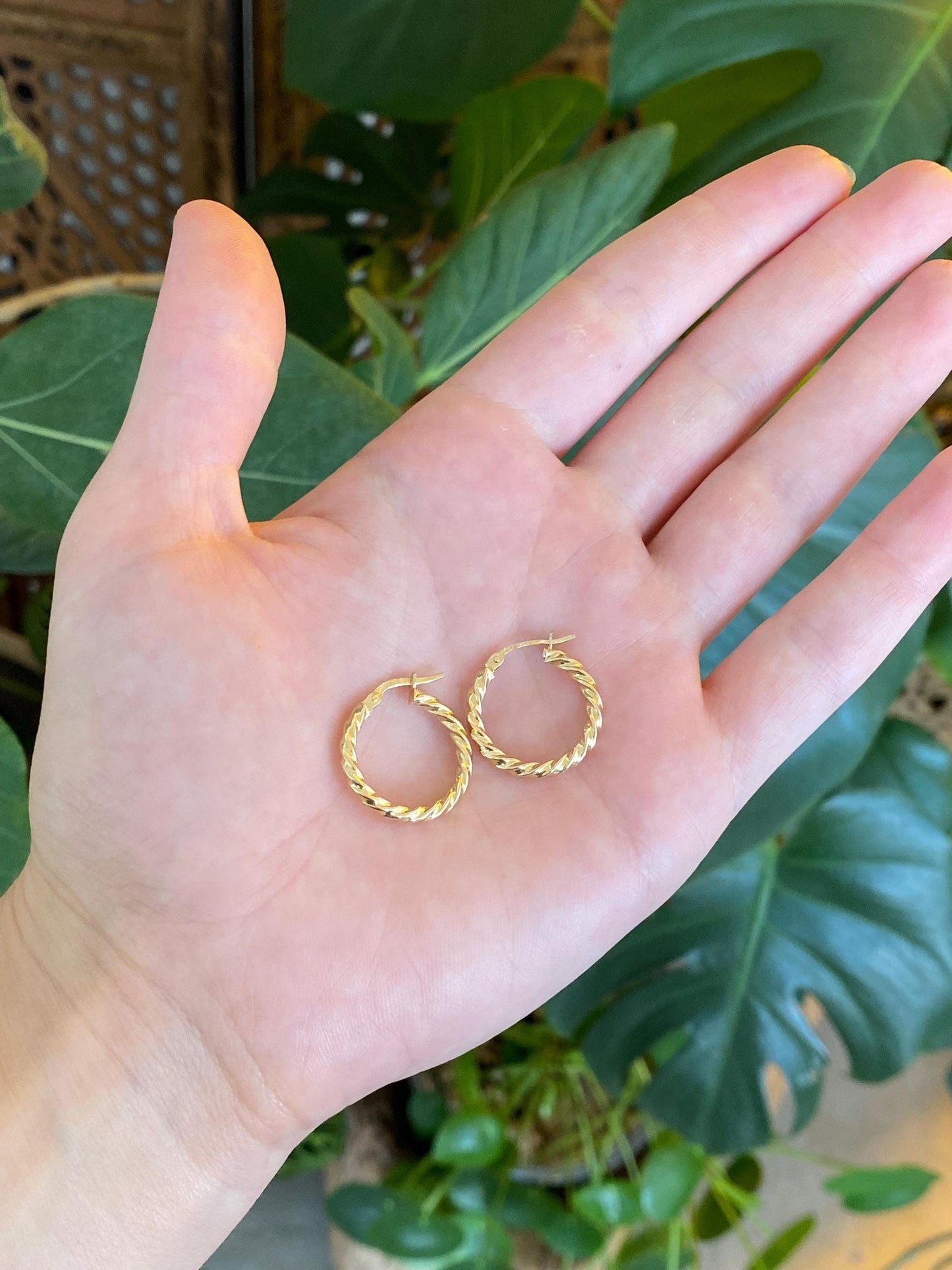 Vintage 14k Yellow Gold Twist Hoop Earrings