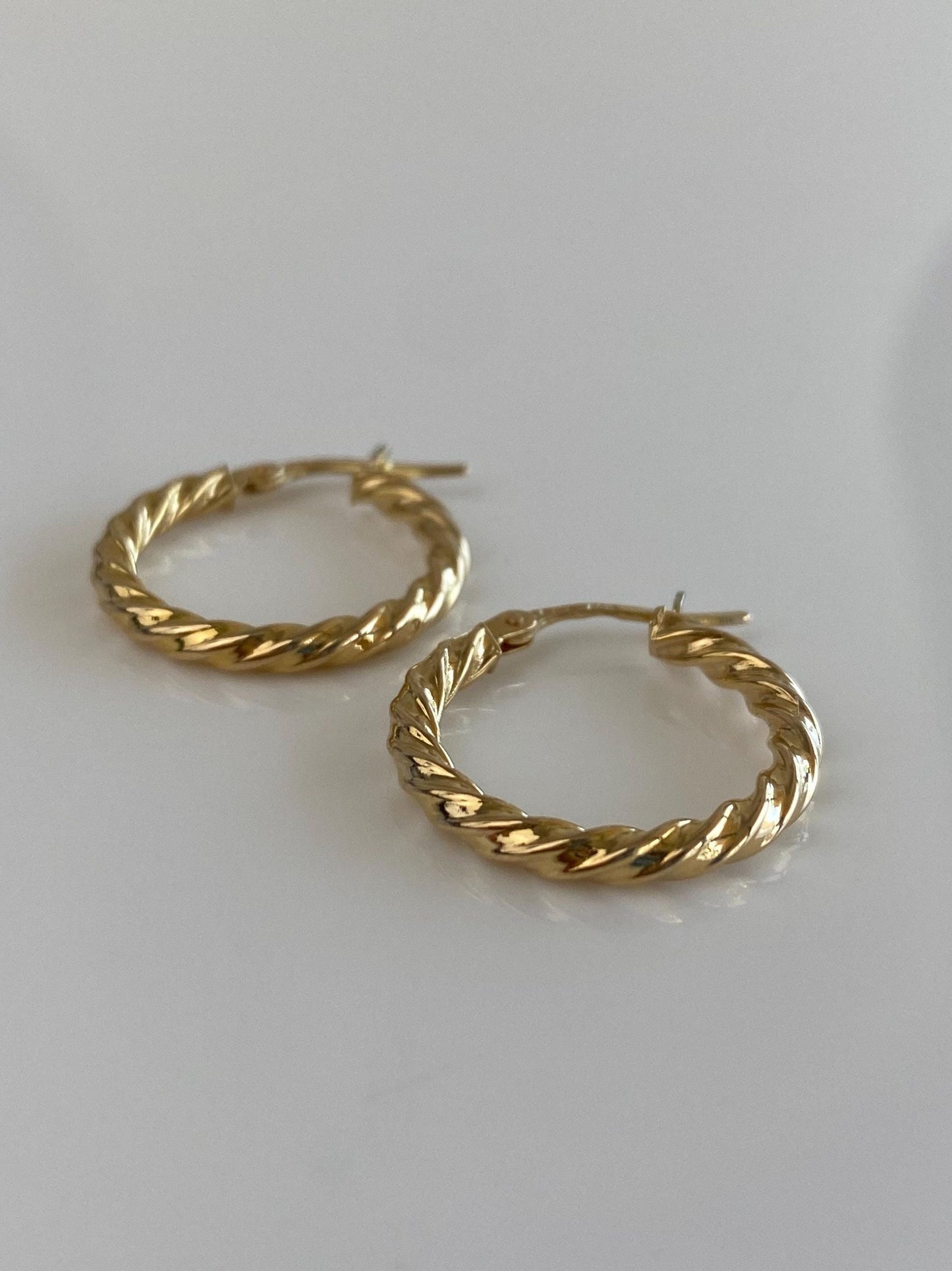 Vintage 14k Yellow Gold Twist Hoop Earrings