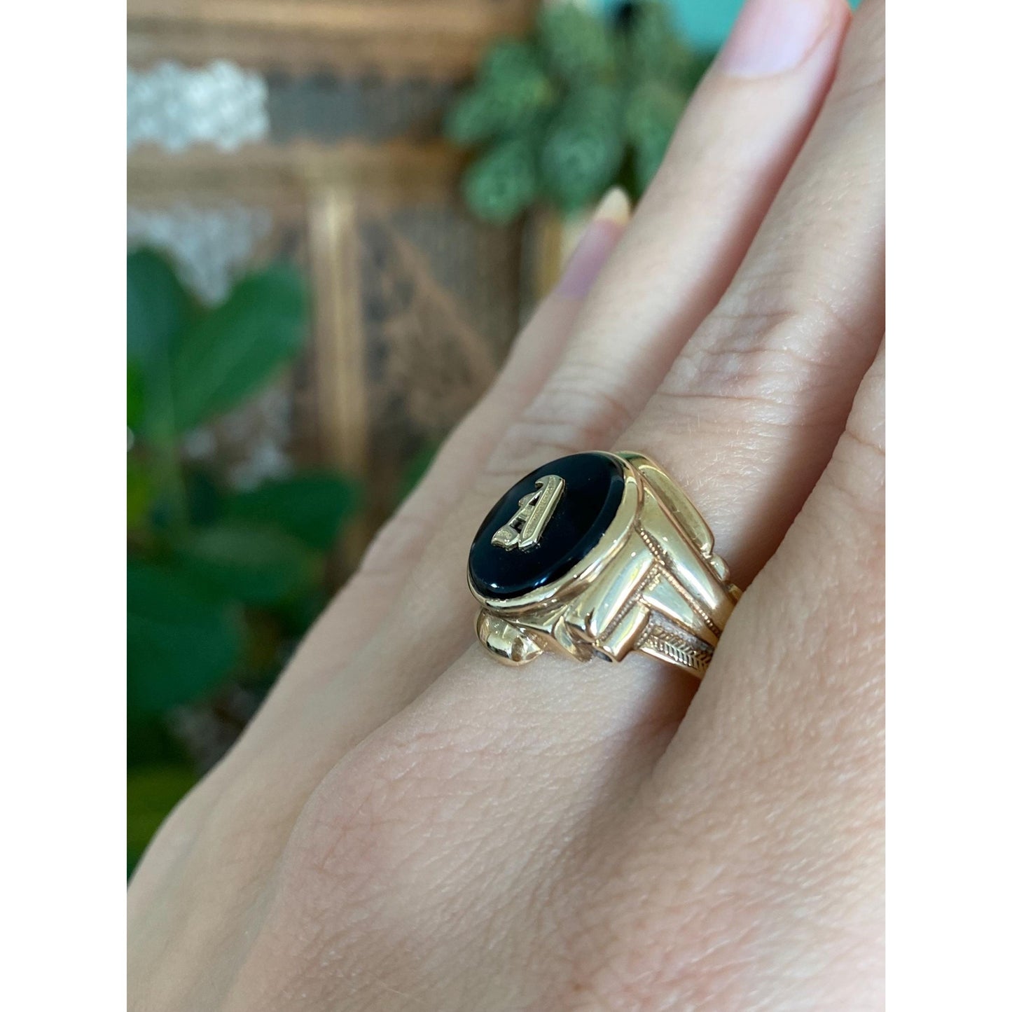 Vintage Solid 10k Yellow Gold Onyx Initial 'A' Ring - Size 11