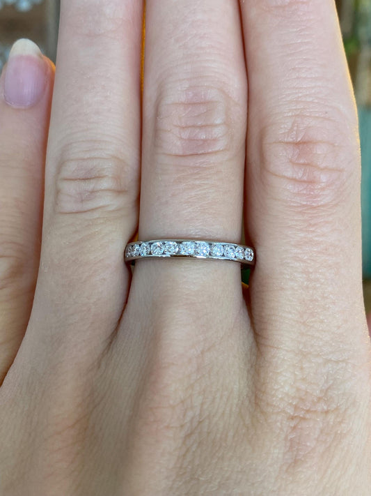 Vintage Solid 18k White Gold Diamond Ring Band - Size 7.75