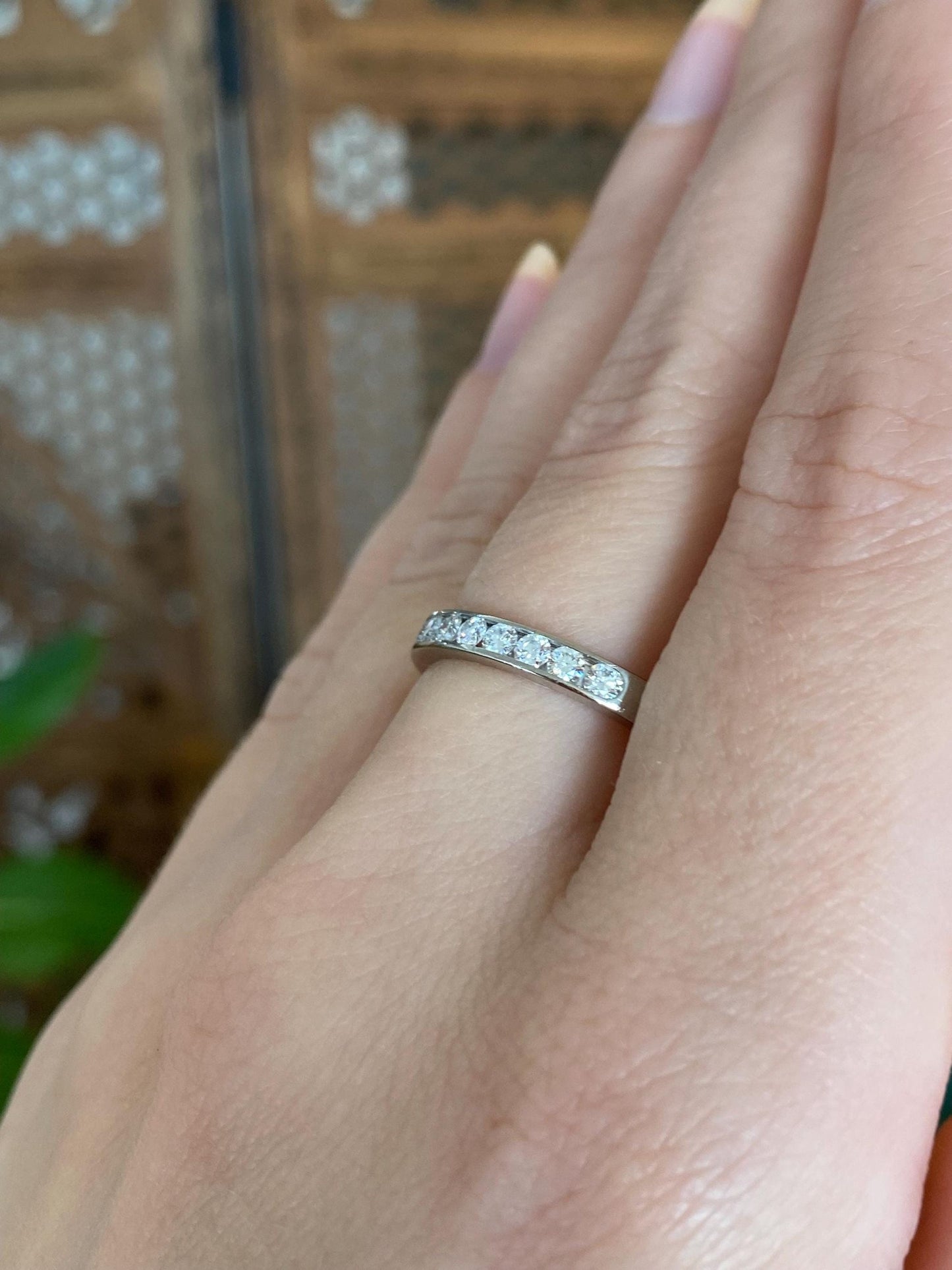 Vintage Solid 18k White Gold Diamond Ring Band - Size 7.75