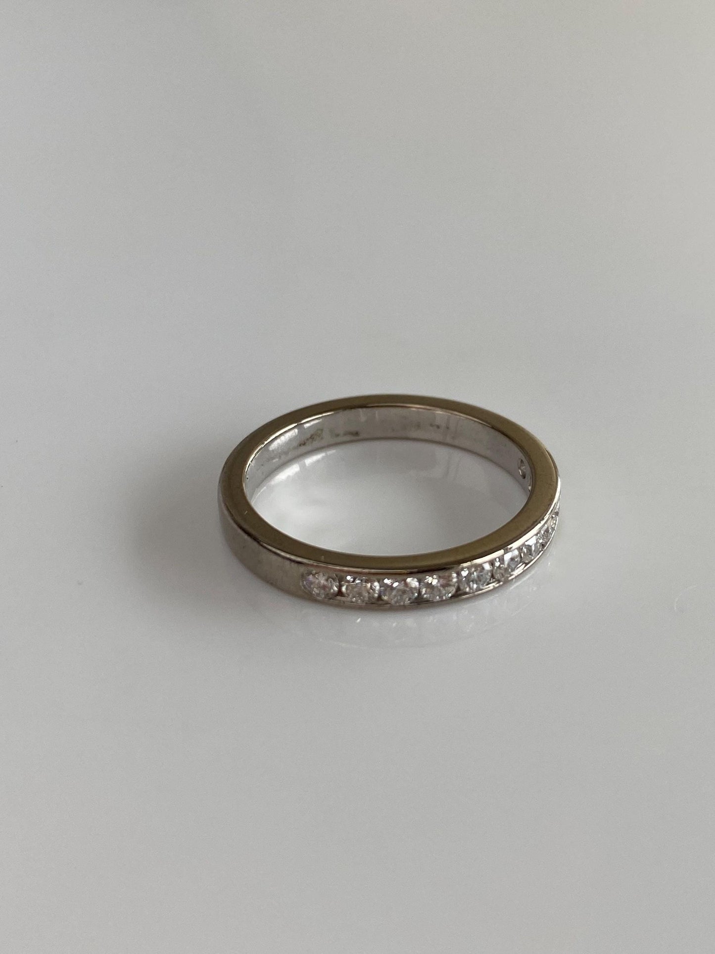 Vintage Solid 18k White Gold Diamond Ring Band - Size 7.75