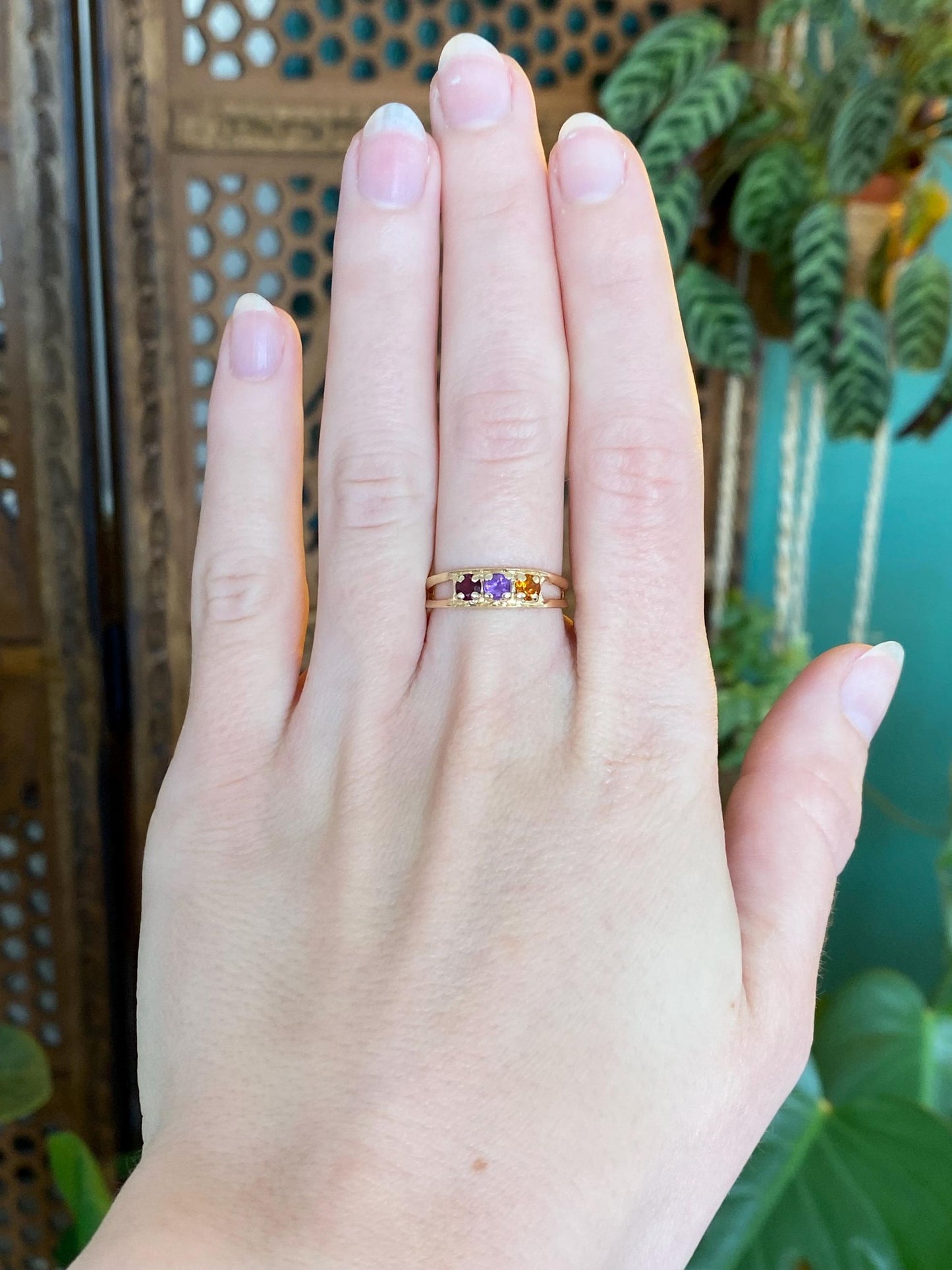 Vintage Solid 14k Yellow Gold Garnet Amethyst Citrine Ring Band - Size 7