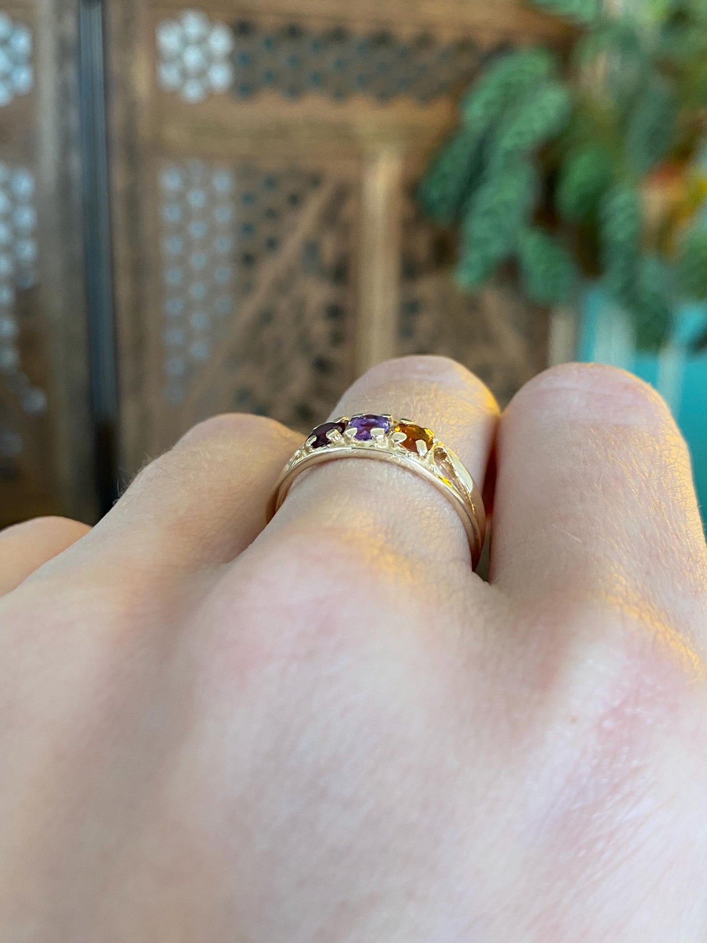 Vintage Solid 14k Yellow Gold Garnet Amethyst Citrine Ring Band - Size 7