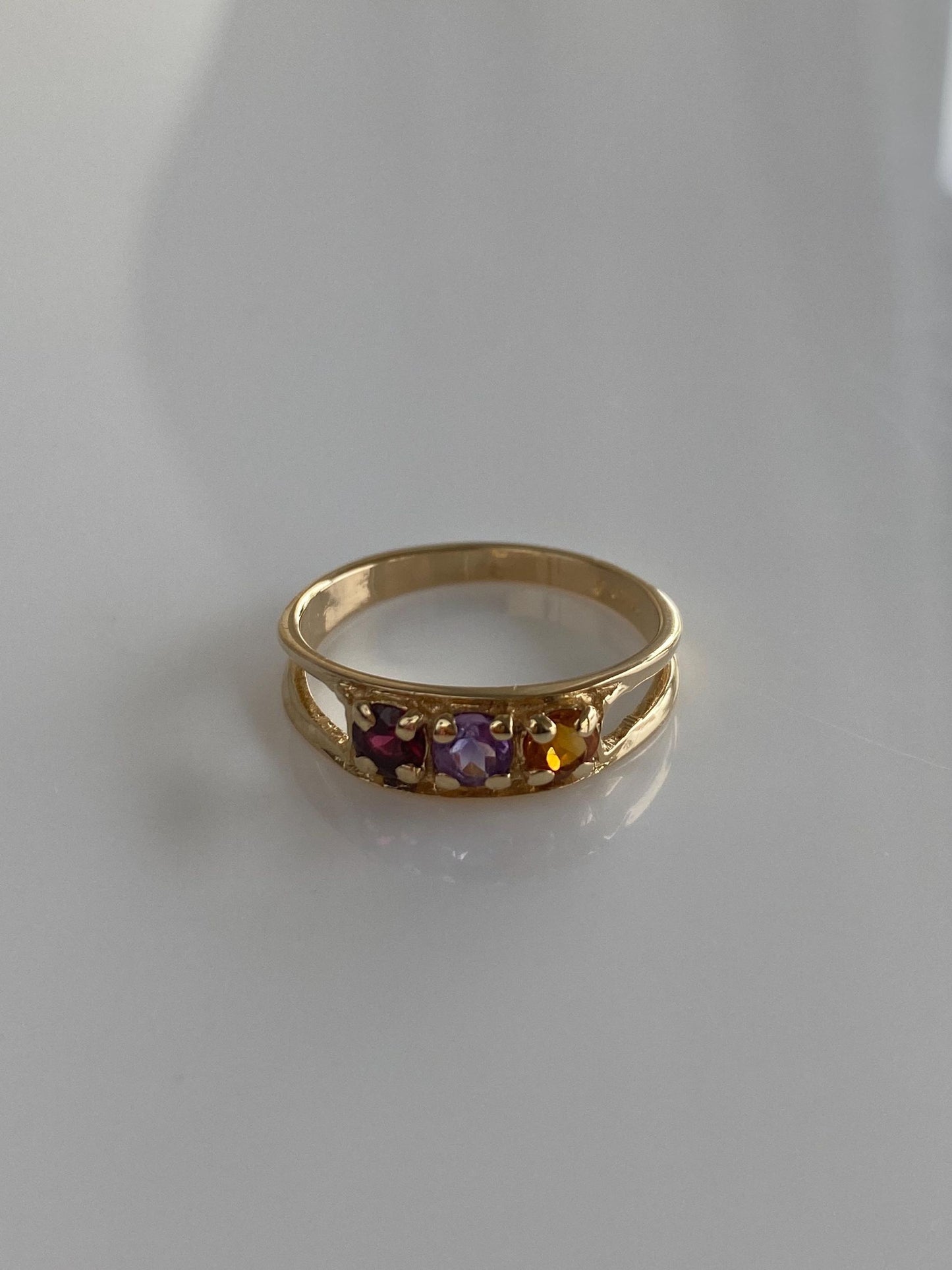Vintage Solid 14k Yellow Gold Garnet Amethyst Citrine Ring Band - Size 7