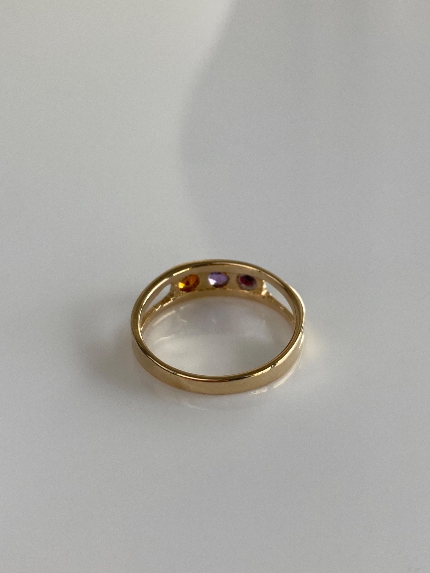 Vintage Solid 14k Yellow Gold Garnet Amethyst Citrine Ring Band - Size 7