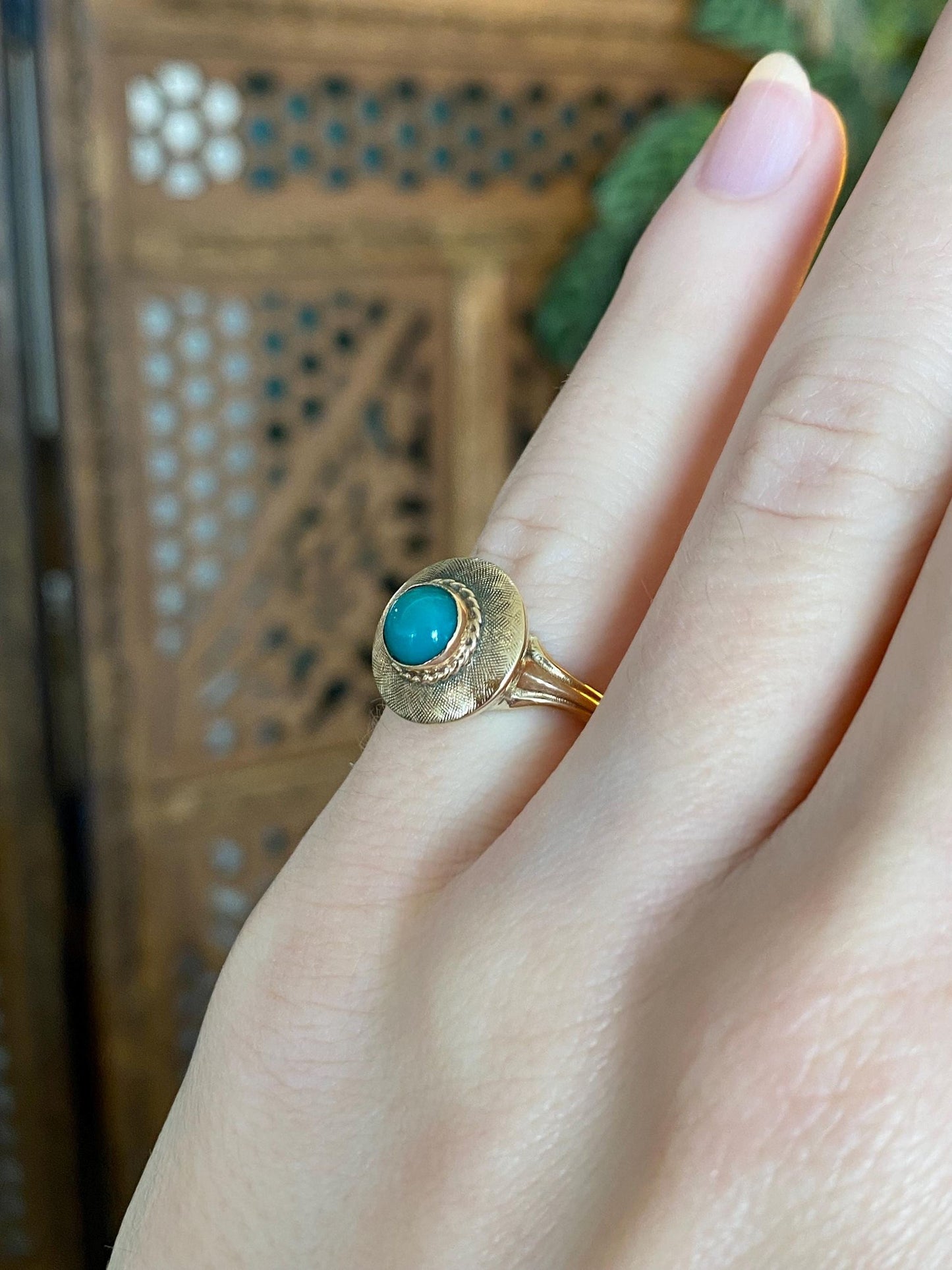 Vintage 9k Yellow Gold Turquoise Ring - Size 3.75