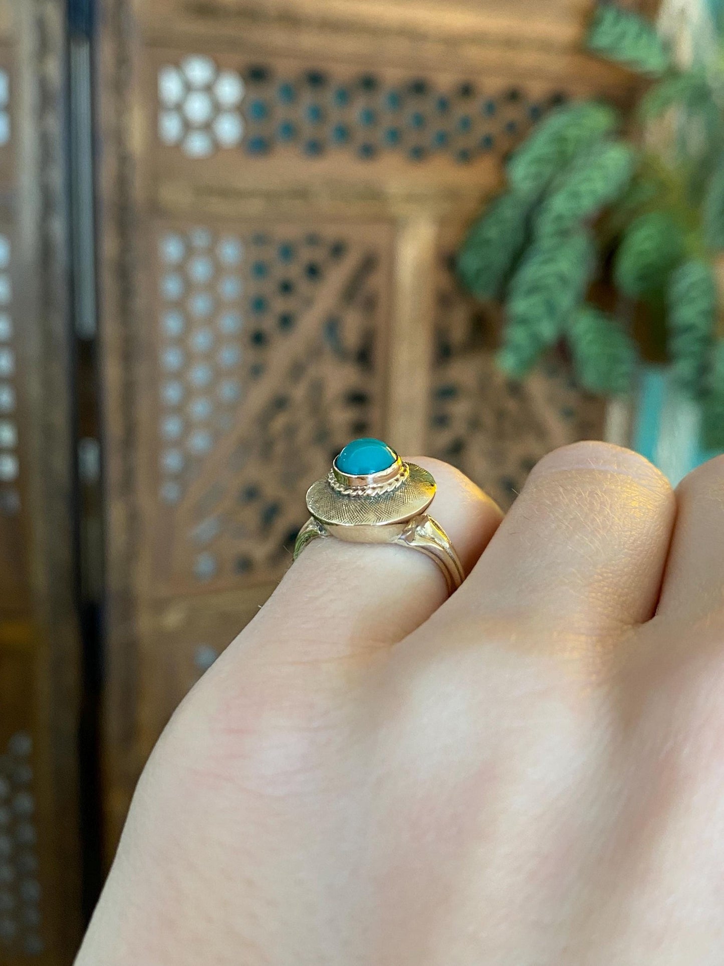 Vintage 9k Yellow Gold Turquoise Ring - Size 3.75